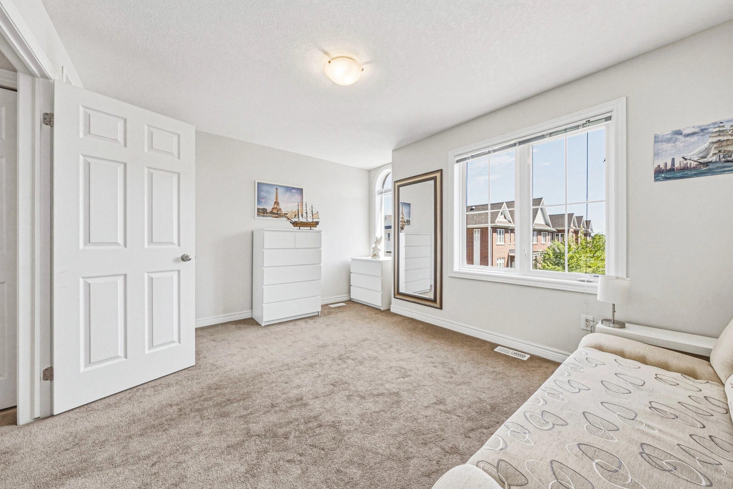 17 - 14-18 Plains Rd W, Burlington.jpg
