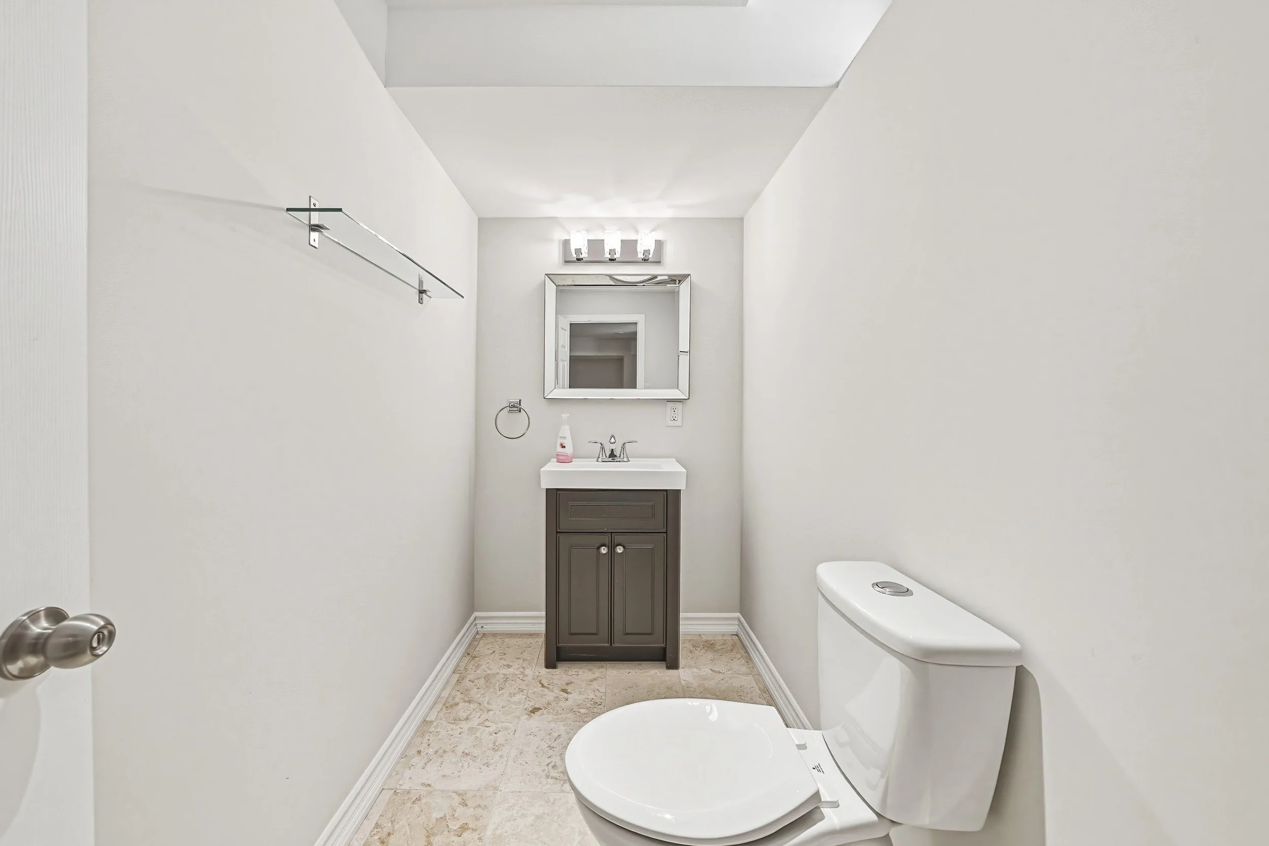 32 - 7 Camp Dr, Ancaster.jpg