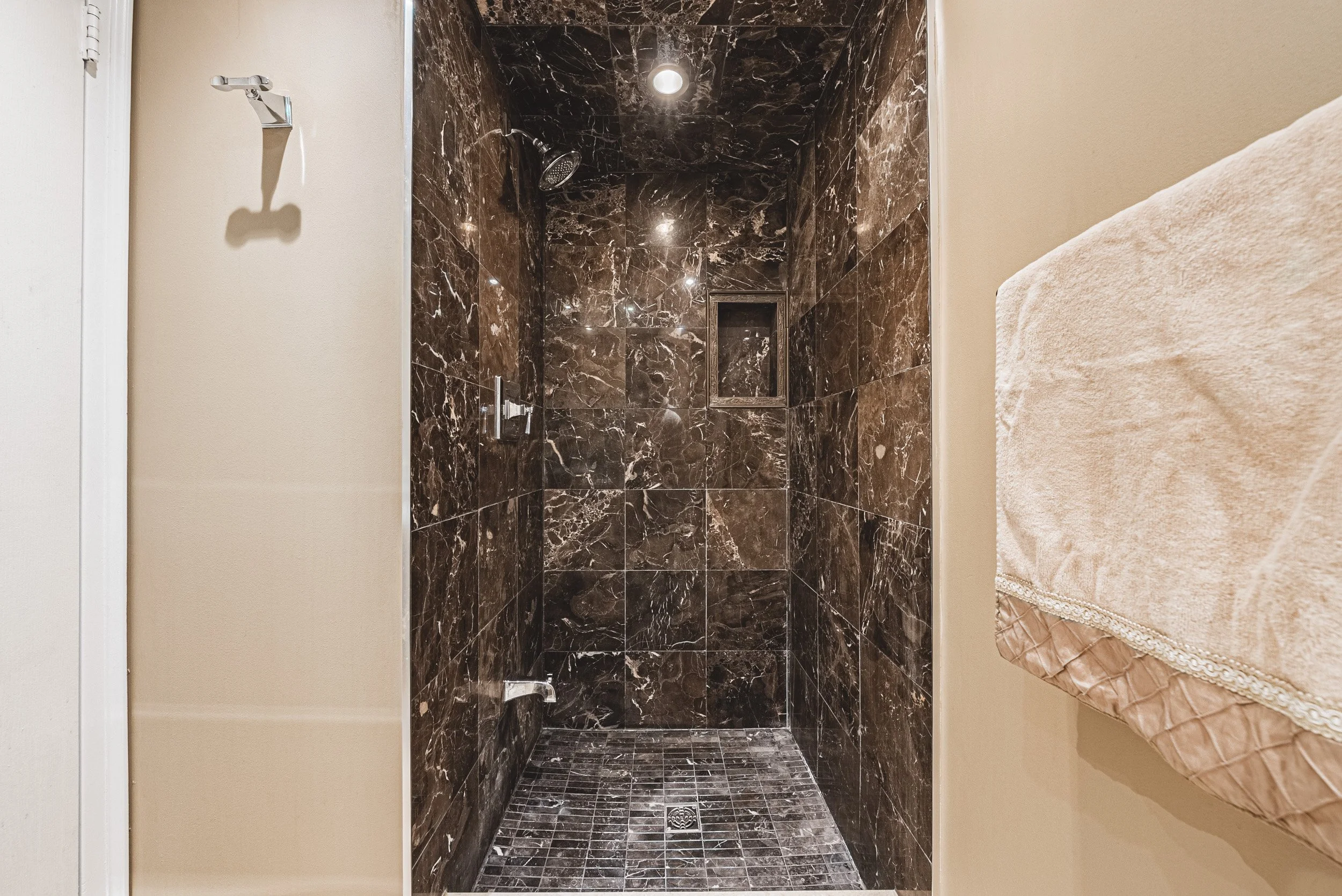 27 - 2155 Burnhamthorpe Rd W #1904, Mississauga.jpg