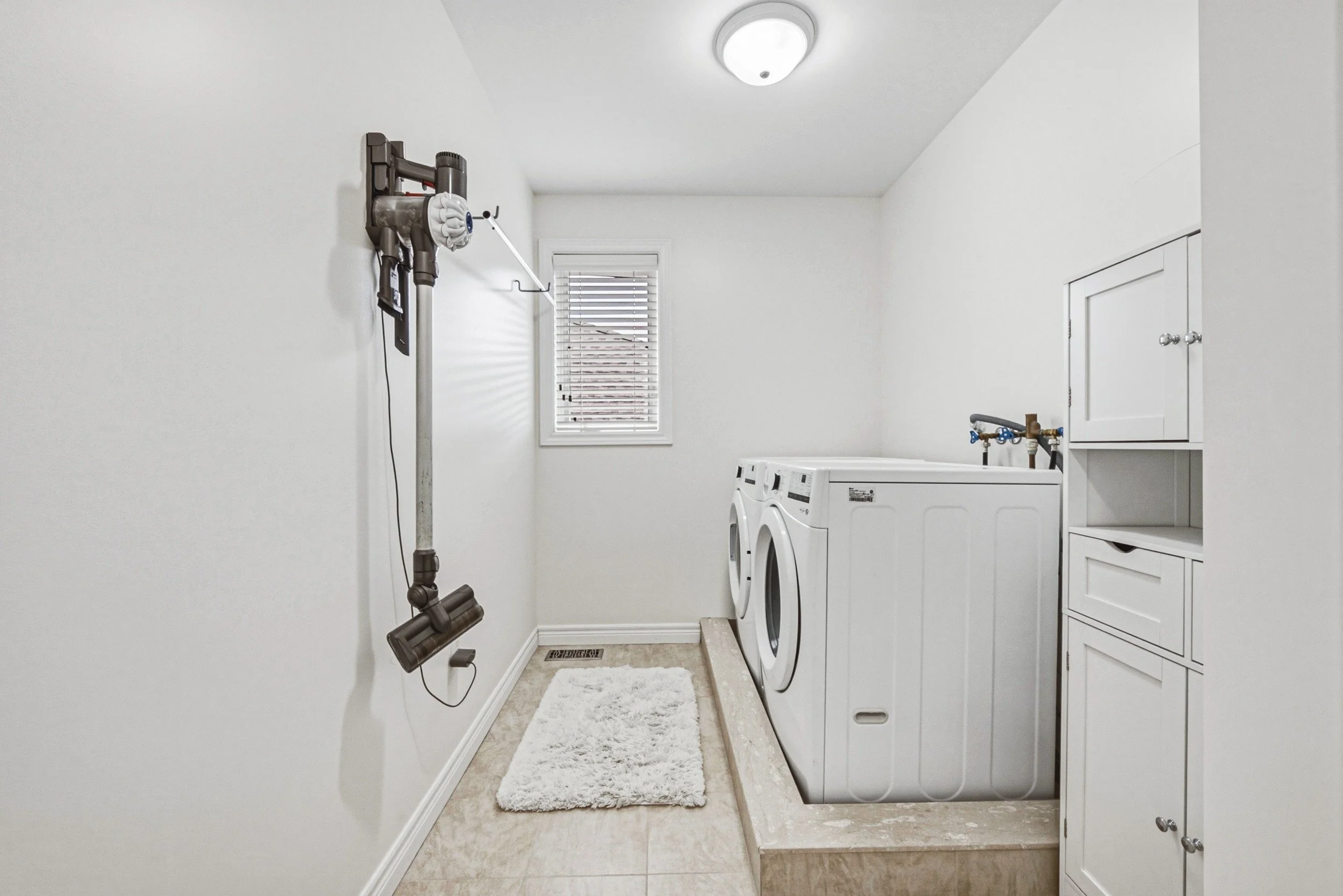 30 - 20 Degrow Cres, Binbrook.jpg