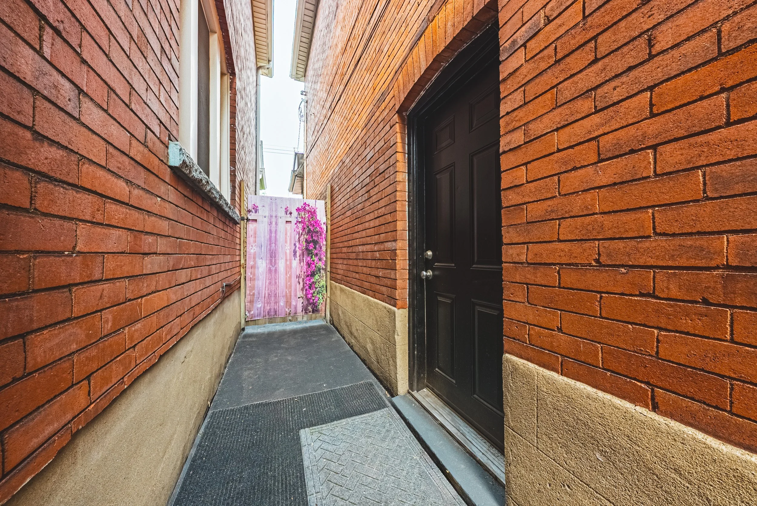 37 - 218 Grosvenor Ave N, Hamilton.jpg