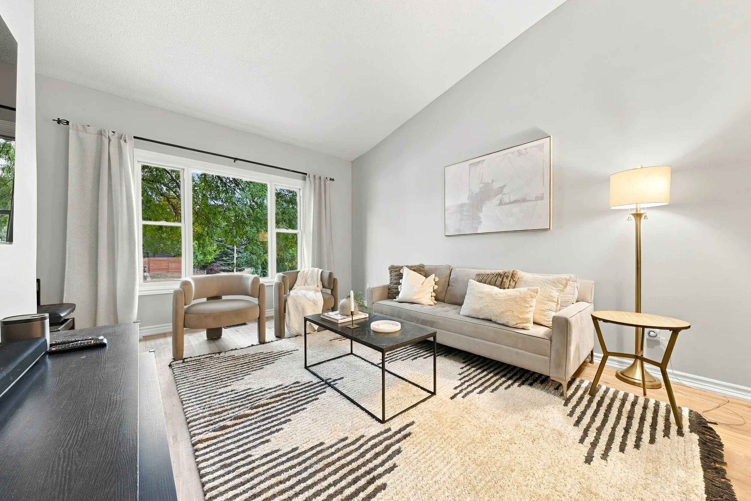 8 - 3453 Hannibal Rd, Burlington.jpg