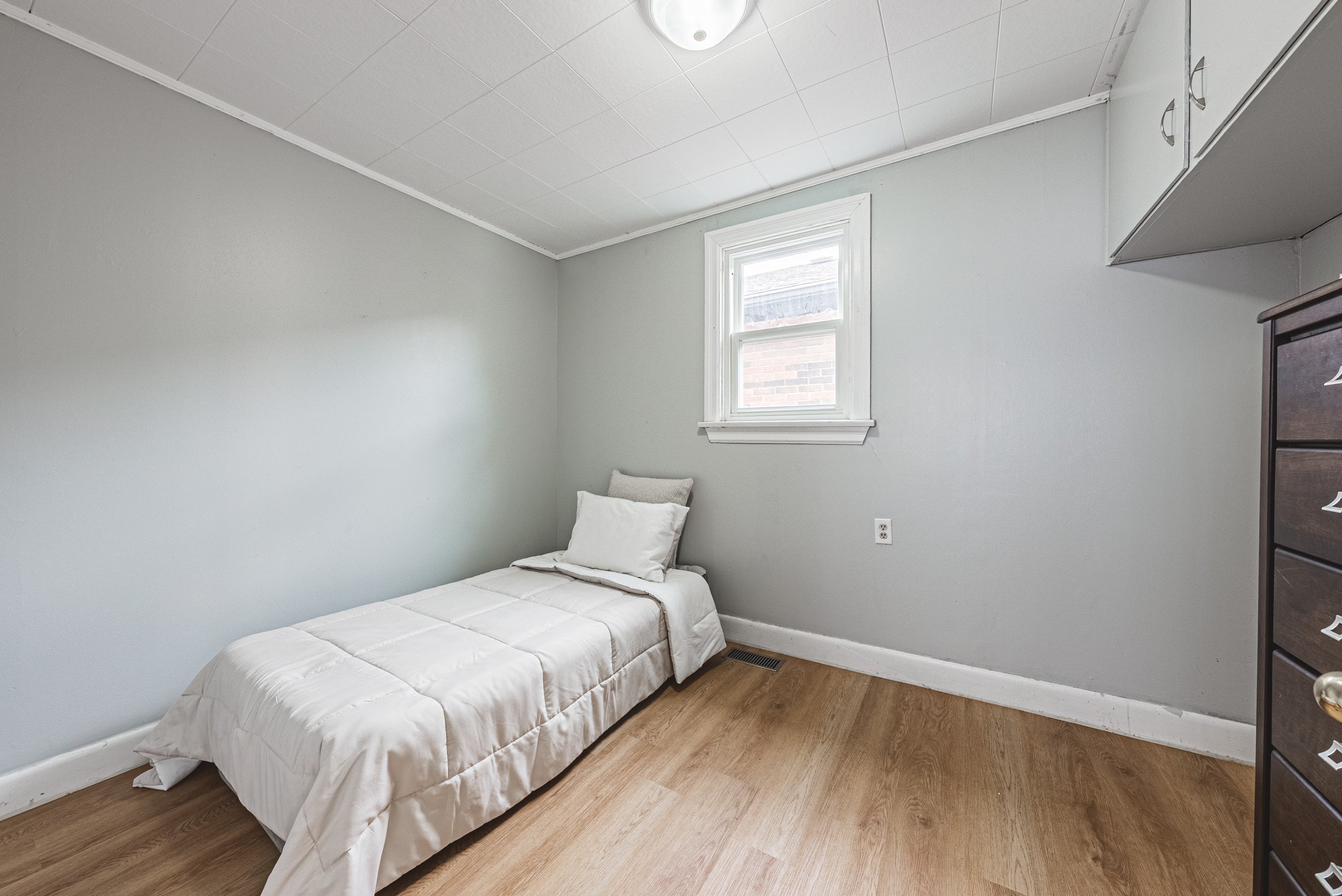 13 - 161 Ivon Ave, Hamilton.jpg