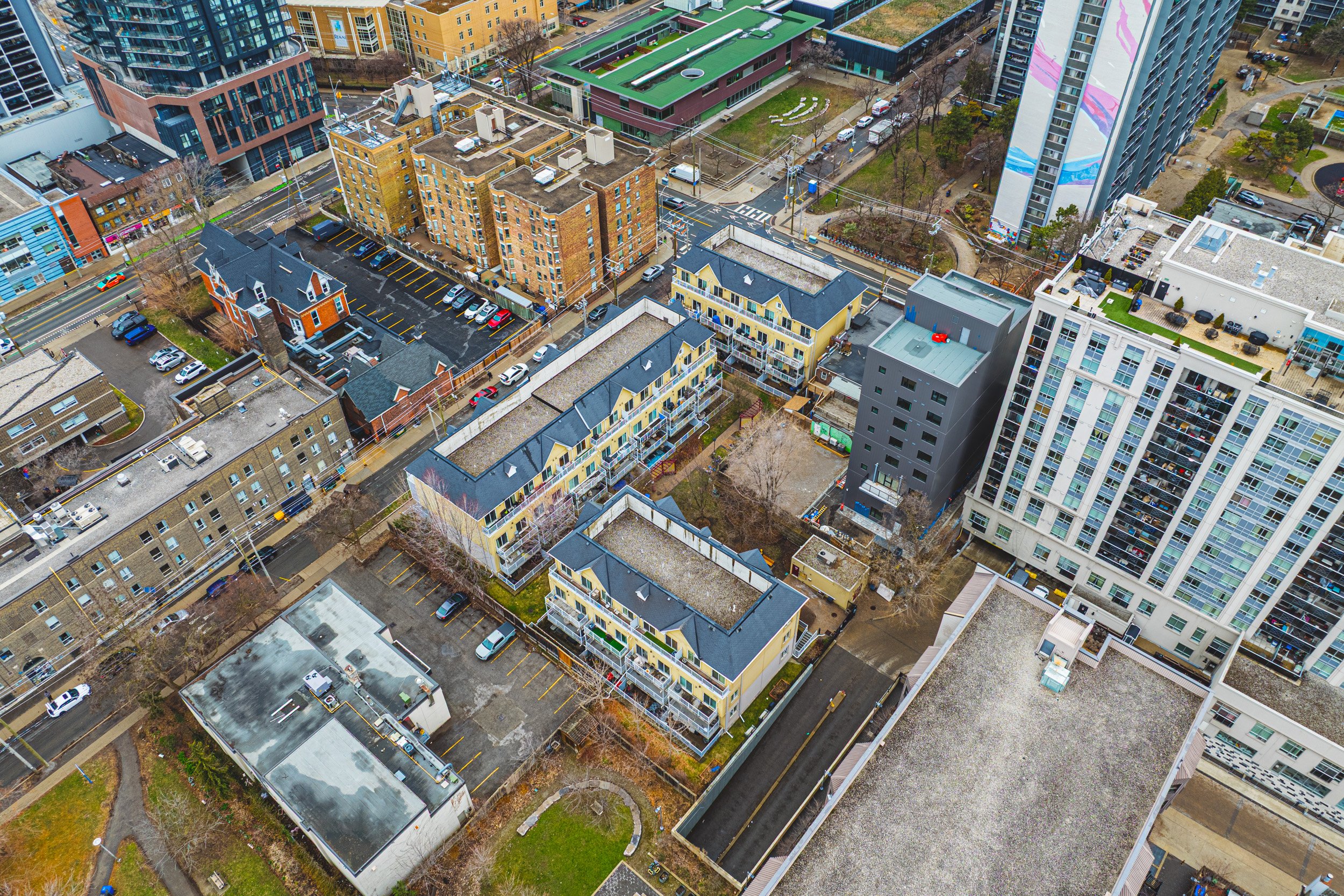 35 - 171 Bleecker St #222, Toronto.jpg