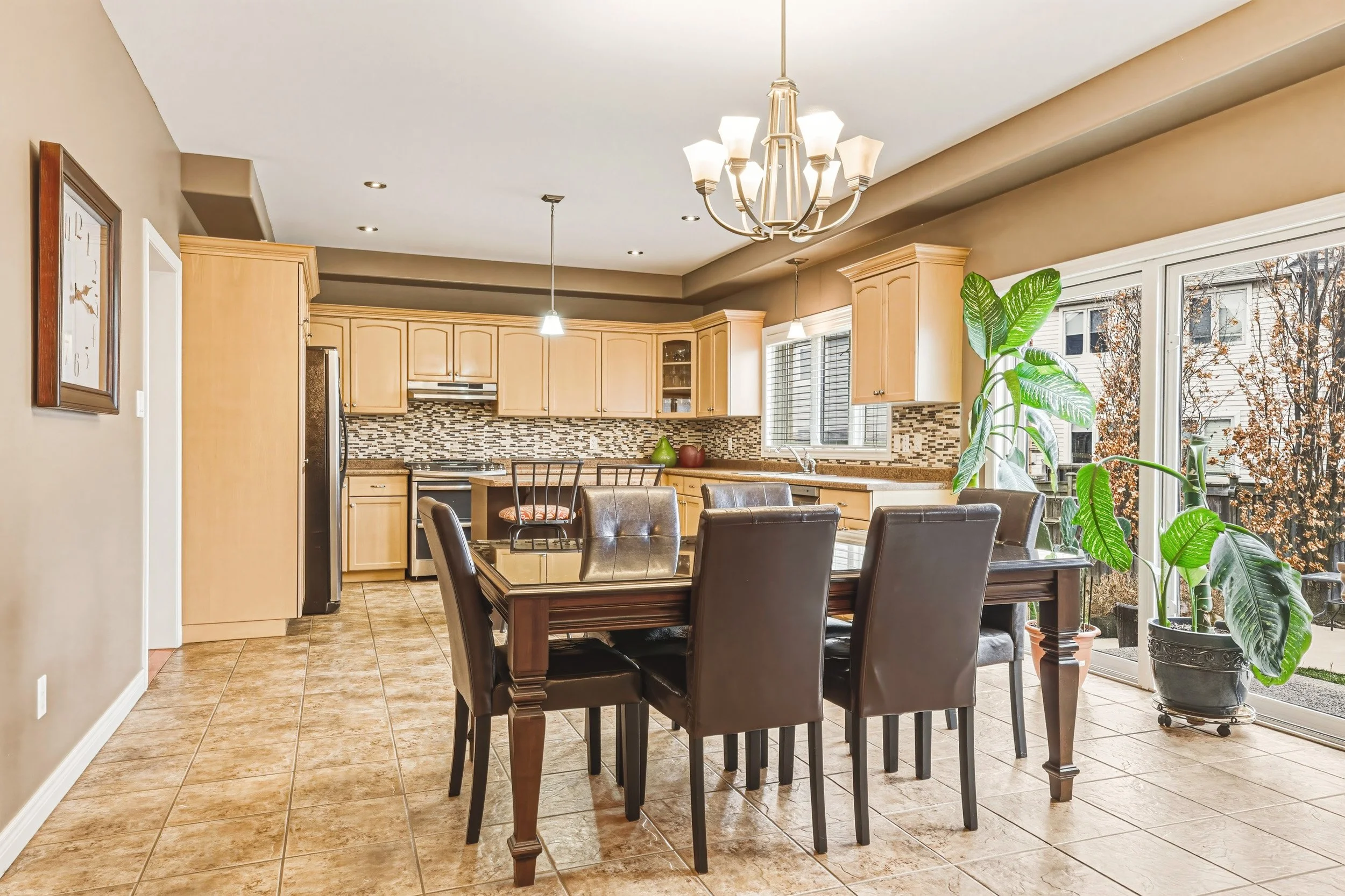 15 - 120 Valiant Cir, Binbrook.jpg