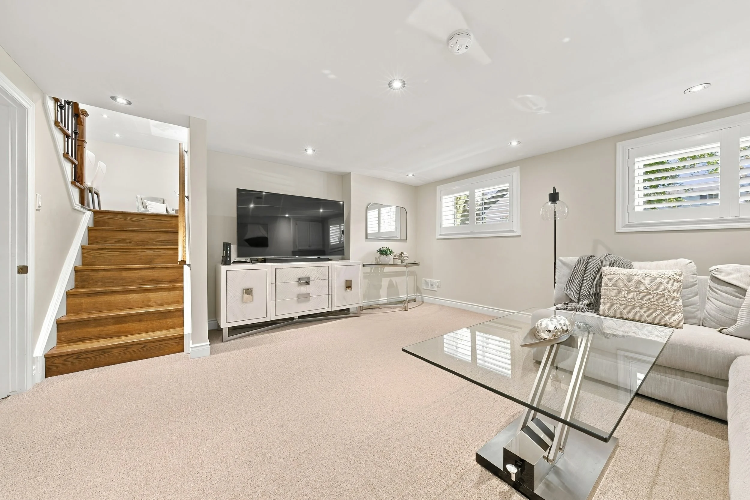 22 - 2231 Urwin Cres, Oakville.jpg