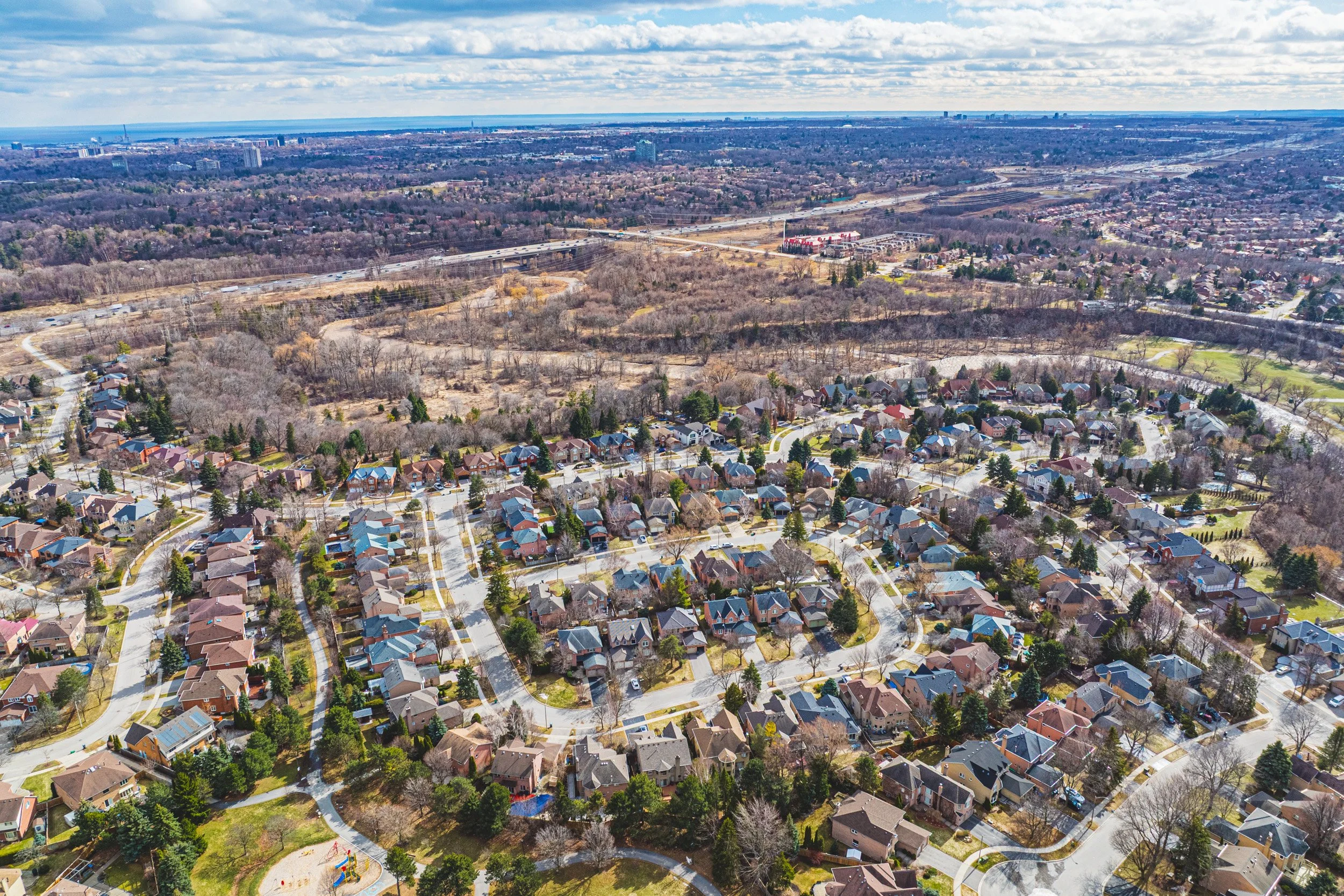 11 - 1595 Flamborough Cr EXT.jpg