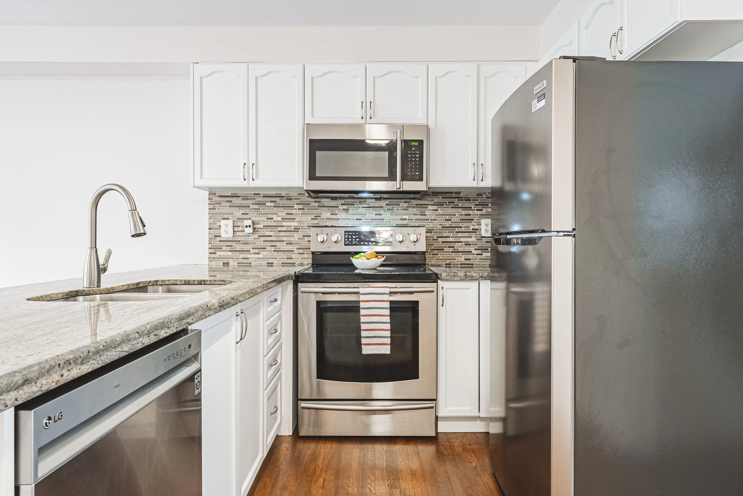 8 - 2412 Curtis Rd, Burlington.jpg