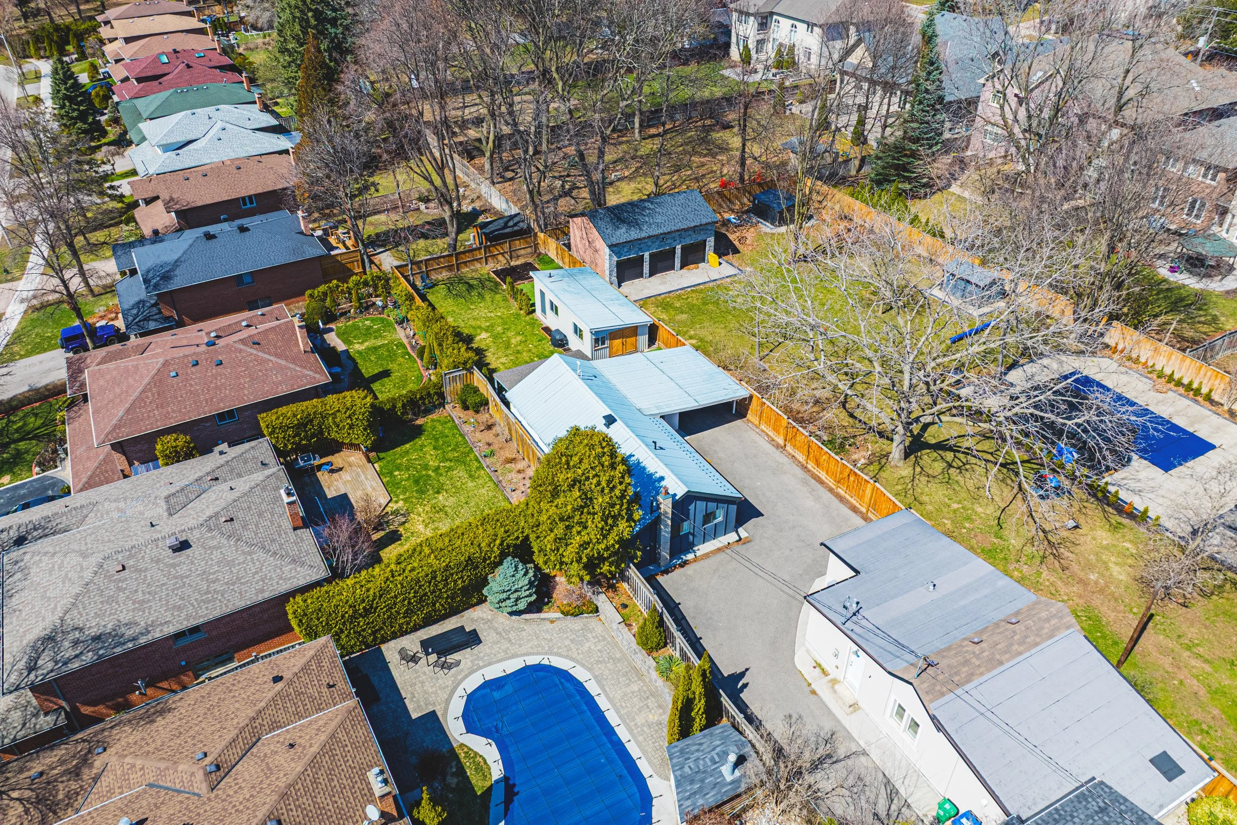 2 - 121 Paisley Blvd E, Mississauga.jpg