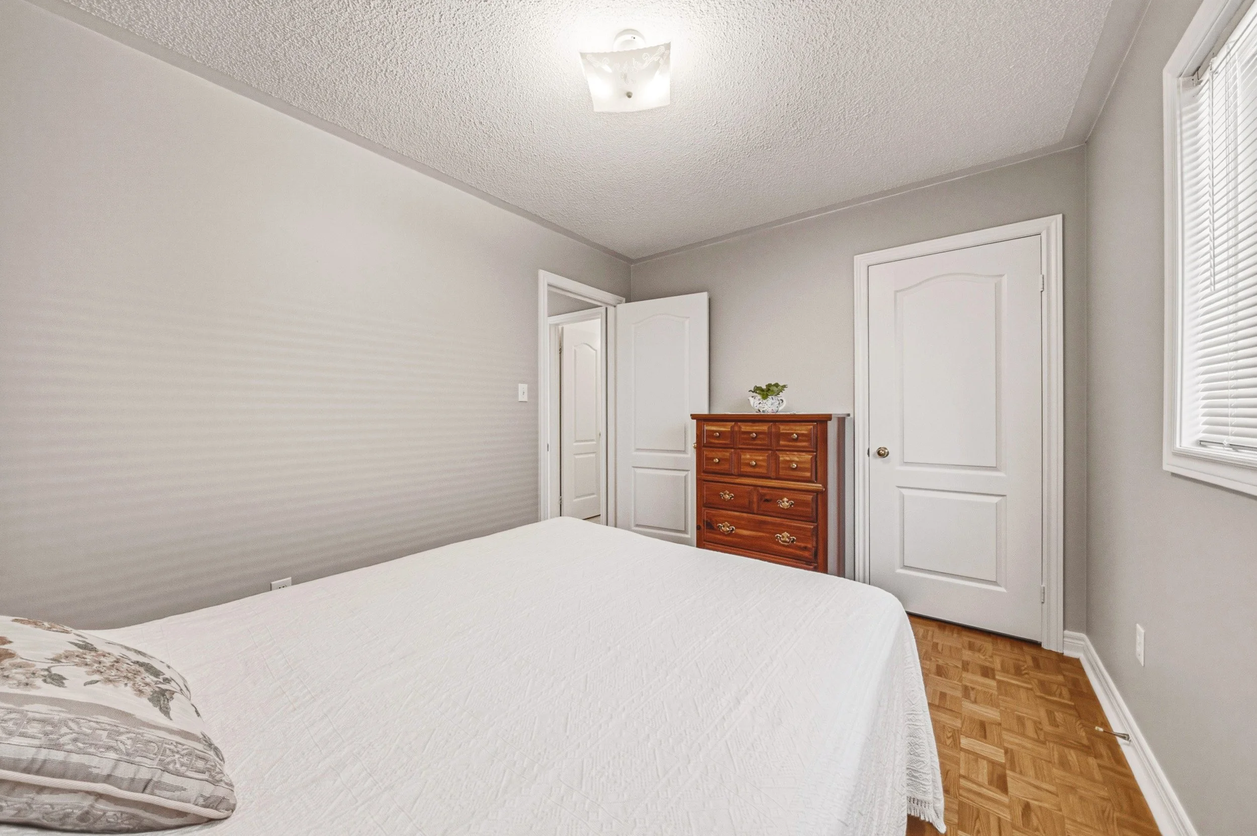 17 - 237 Mountainberry Rd, Brampton.jpg