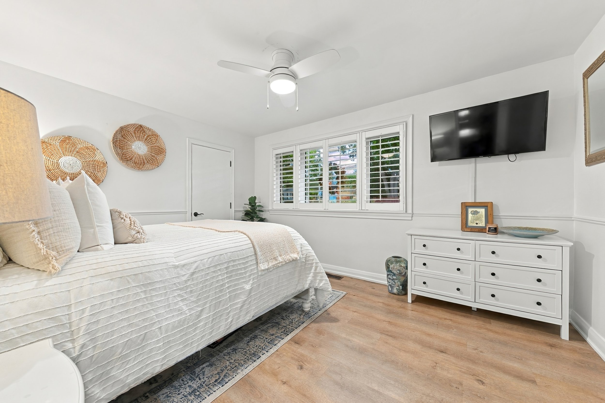 20 - 915 Tanager Ave, Burlington.jpg