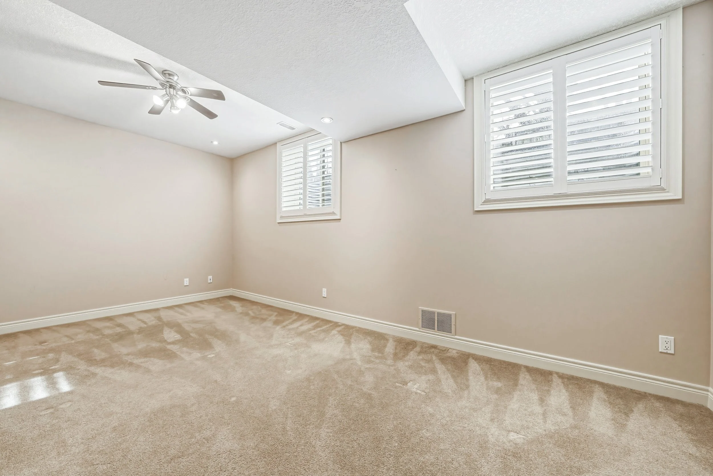 43 - 976 Shadeland Ave #3, Burlington.jpg