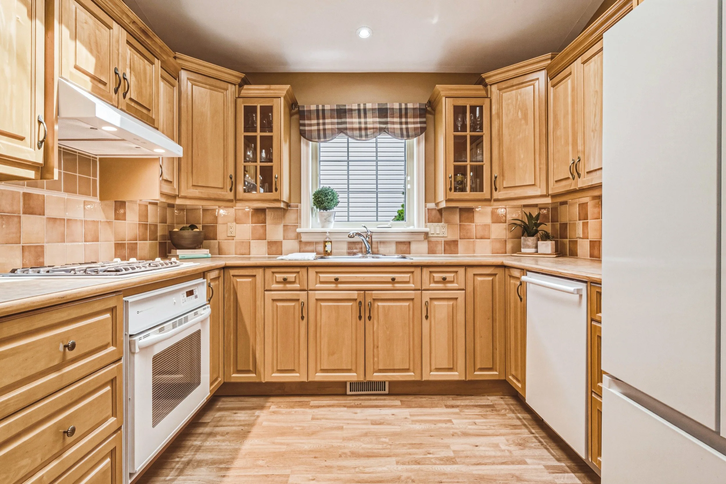 10 - 4011 Azalea Cres, Lincoln.jpg
