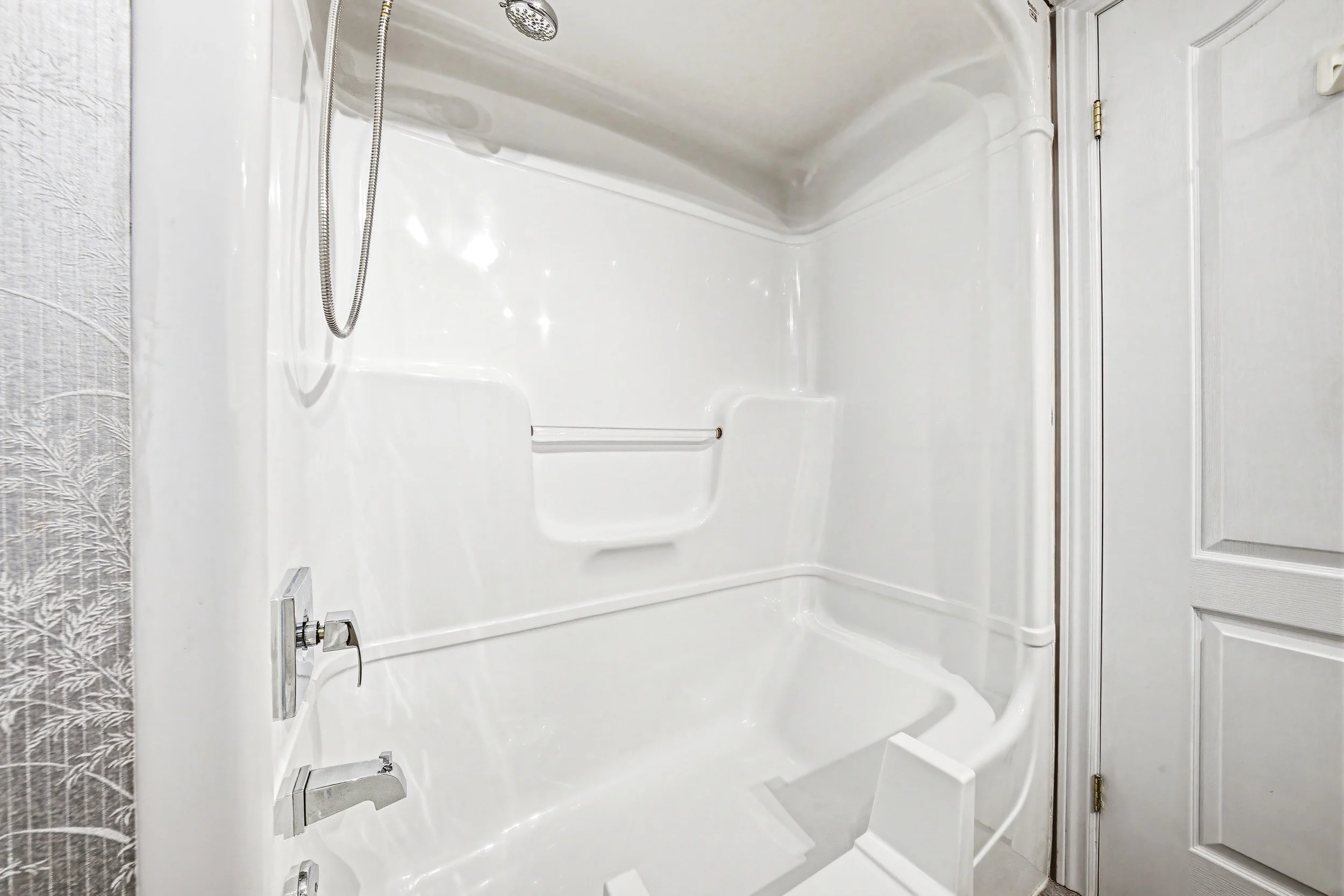 19 - 515 N Service Rd #22, Stoney Creek.jpg