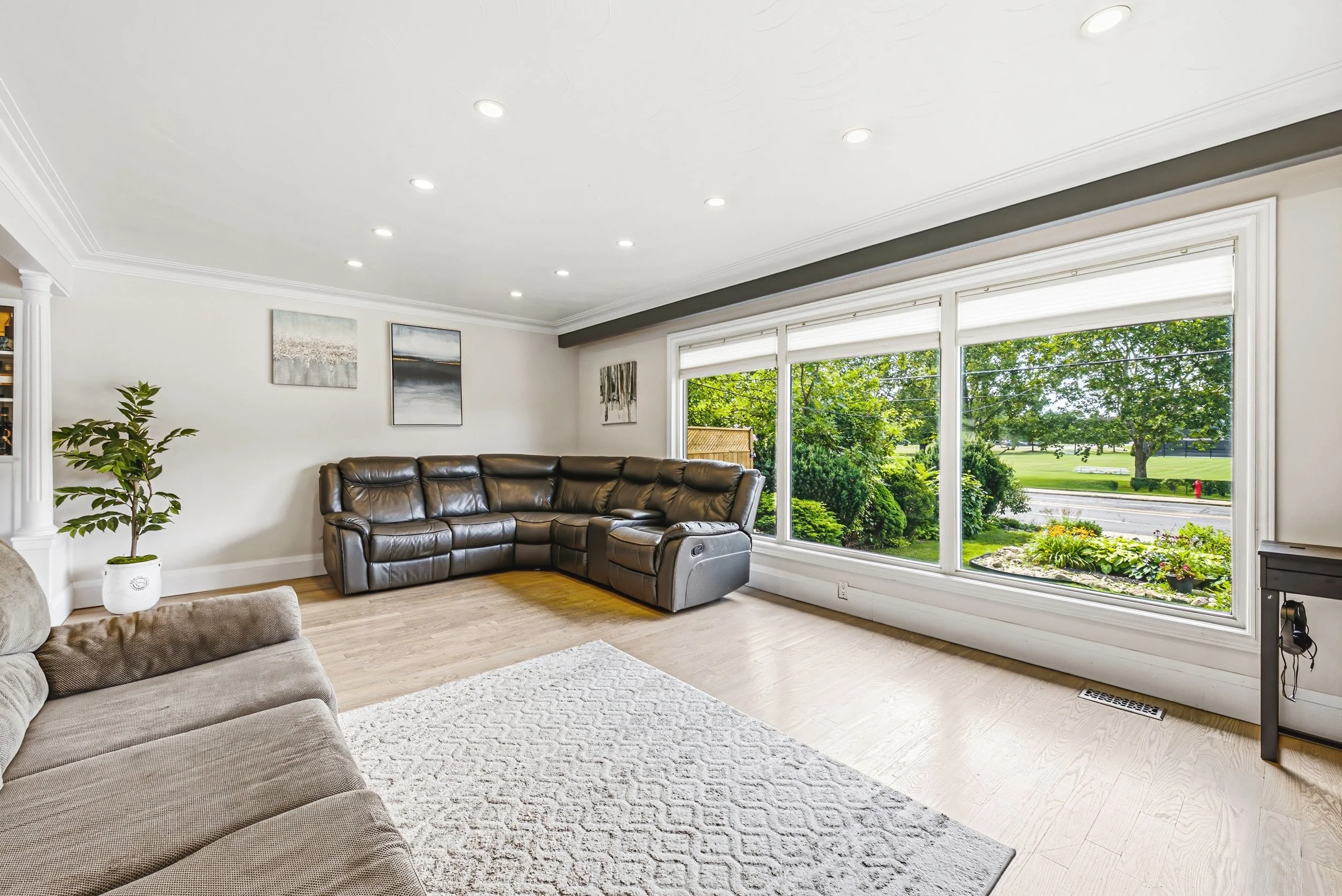 7 - 364 Fennell Ave W, Hamilton.jpg
