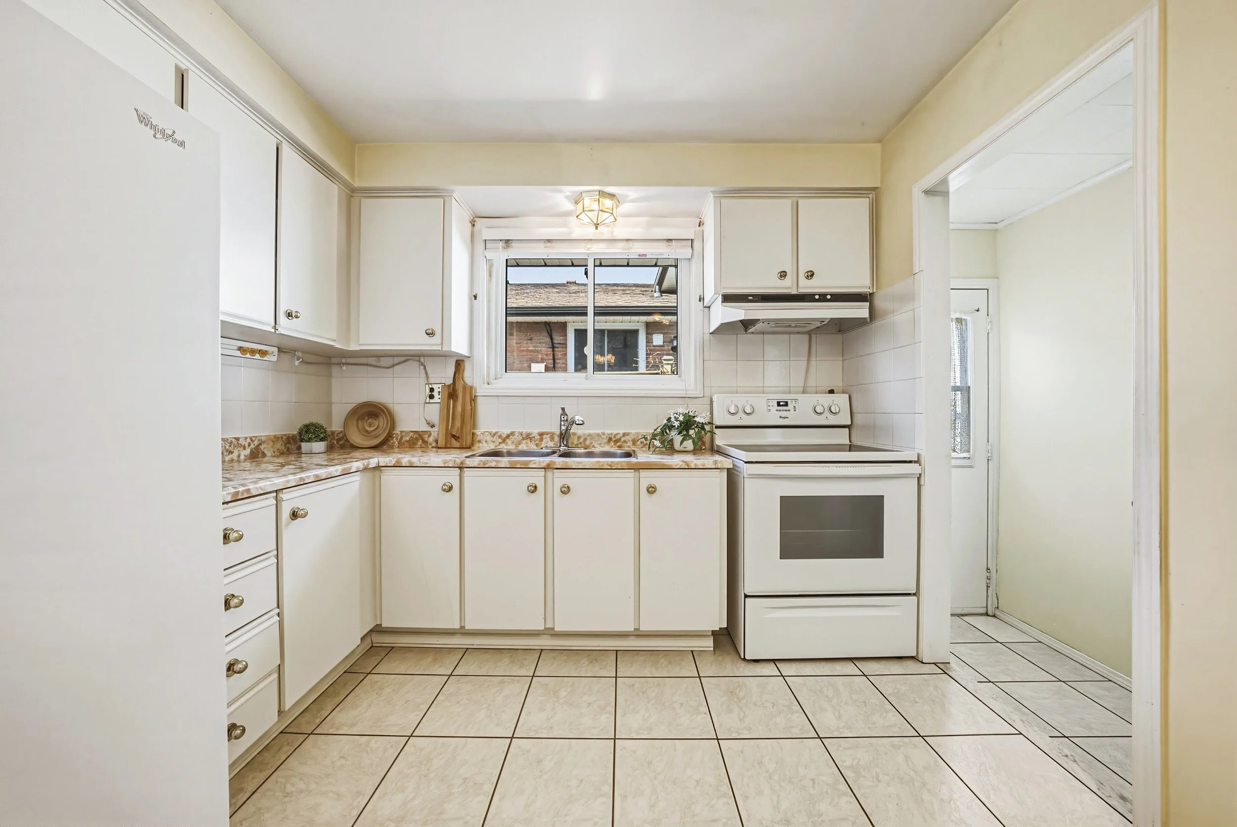 13 - 2360 Greenbank Trail, Burlington.jpg