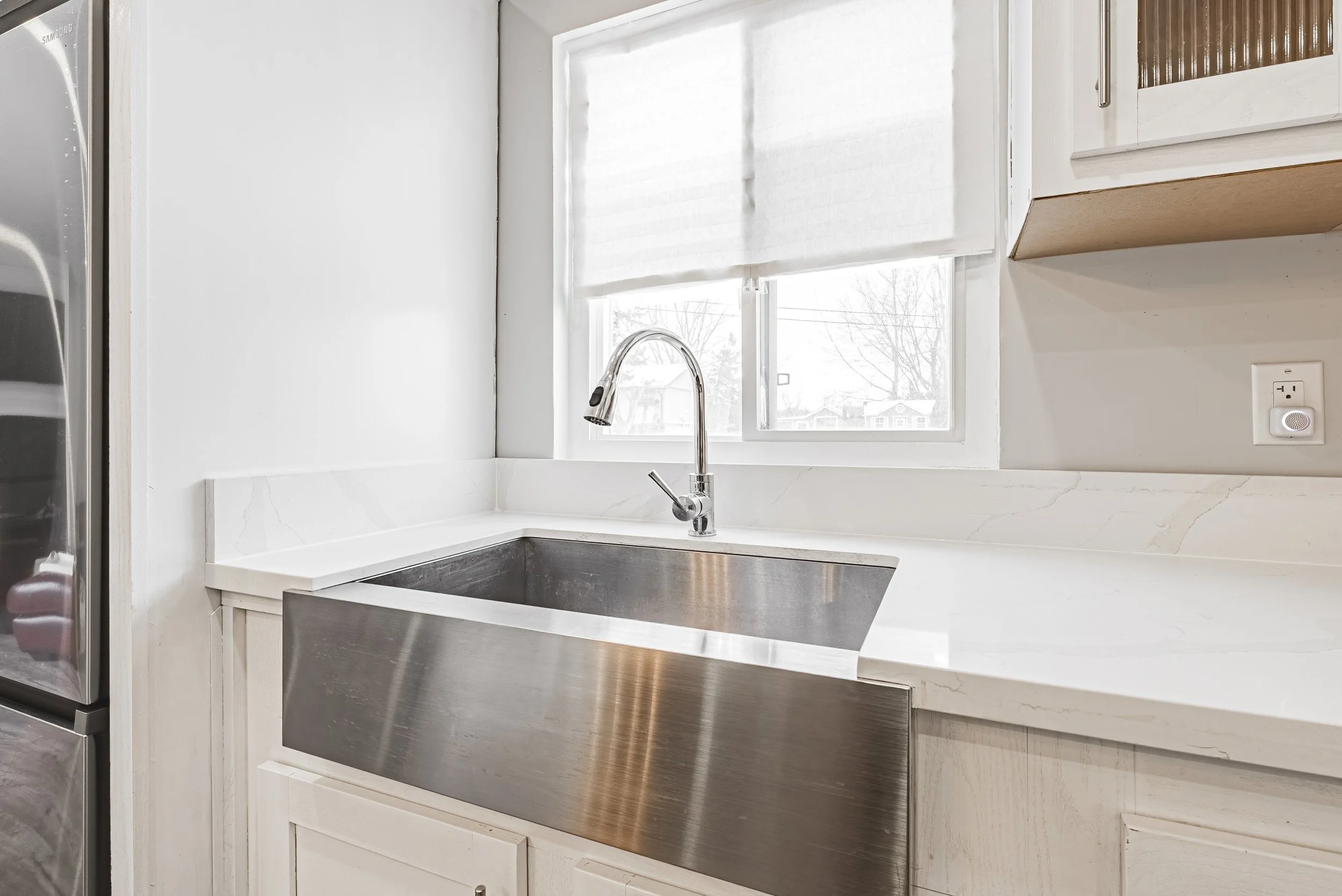 15 - 816 S Coast Dr, Selkirk.jpg