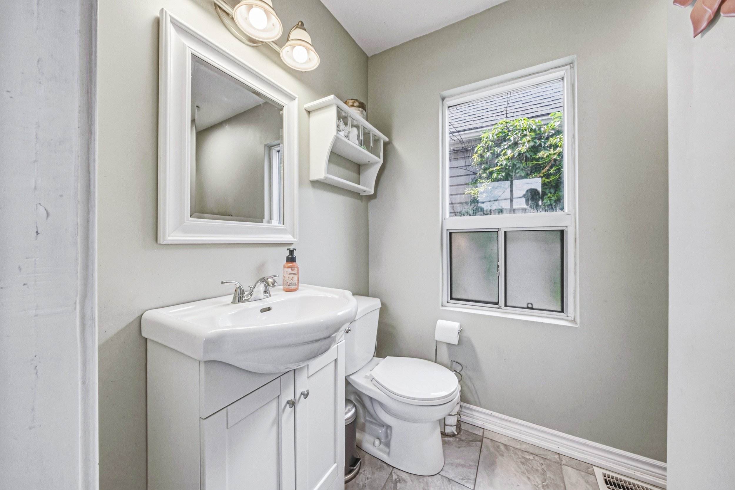 13 - 47 Fraser Ave, Hamilton.jpg