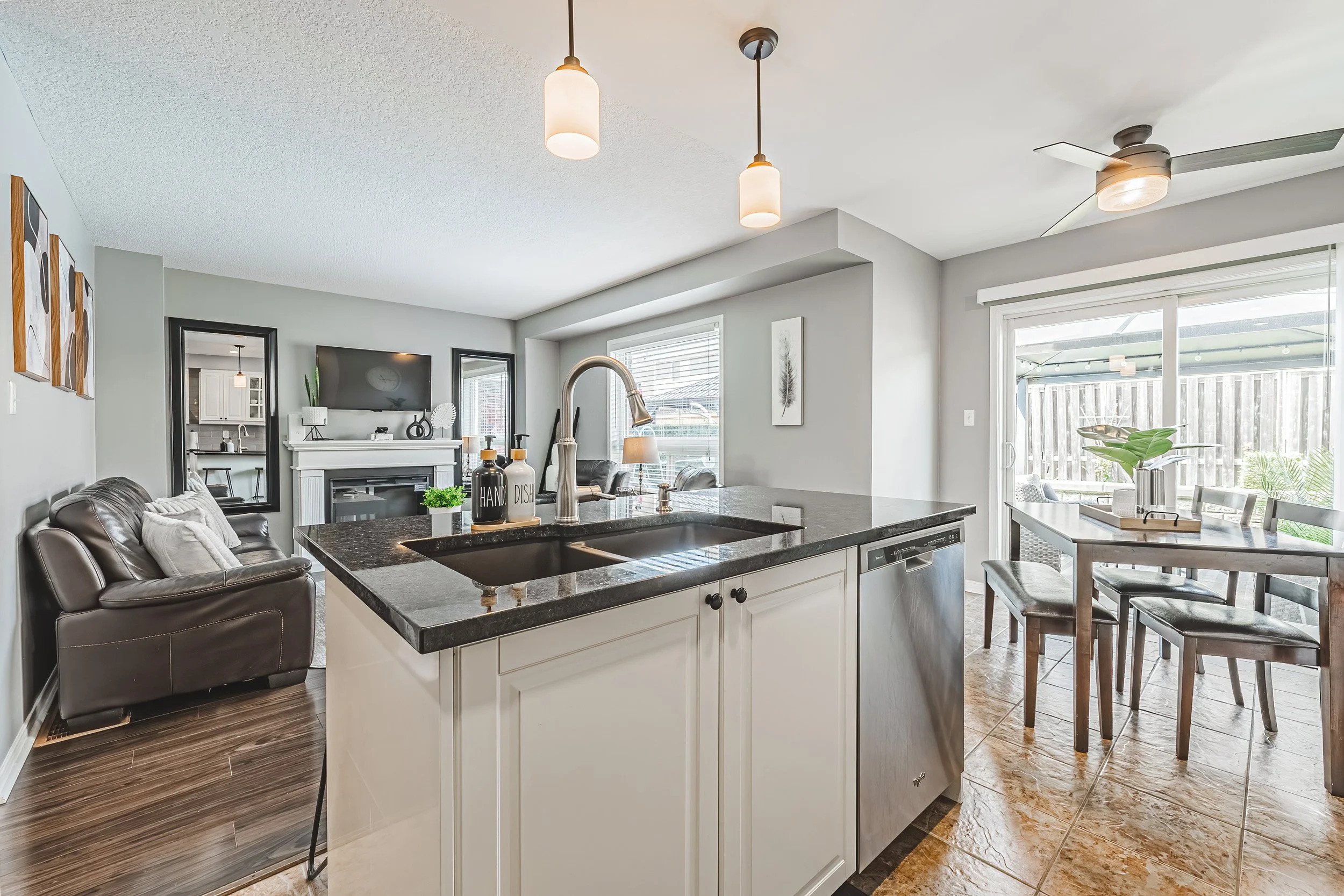 10 - 142 Bradley Ave, Binbrook.jpg