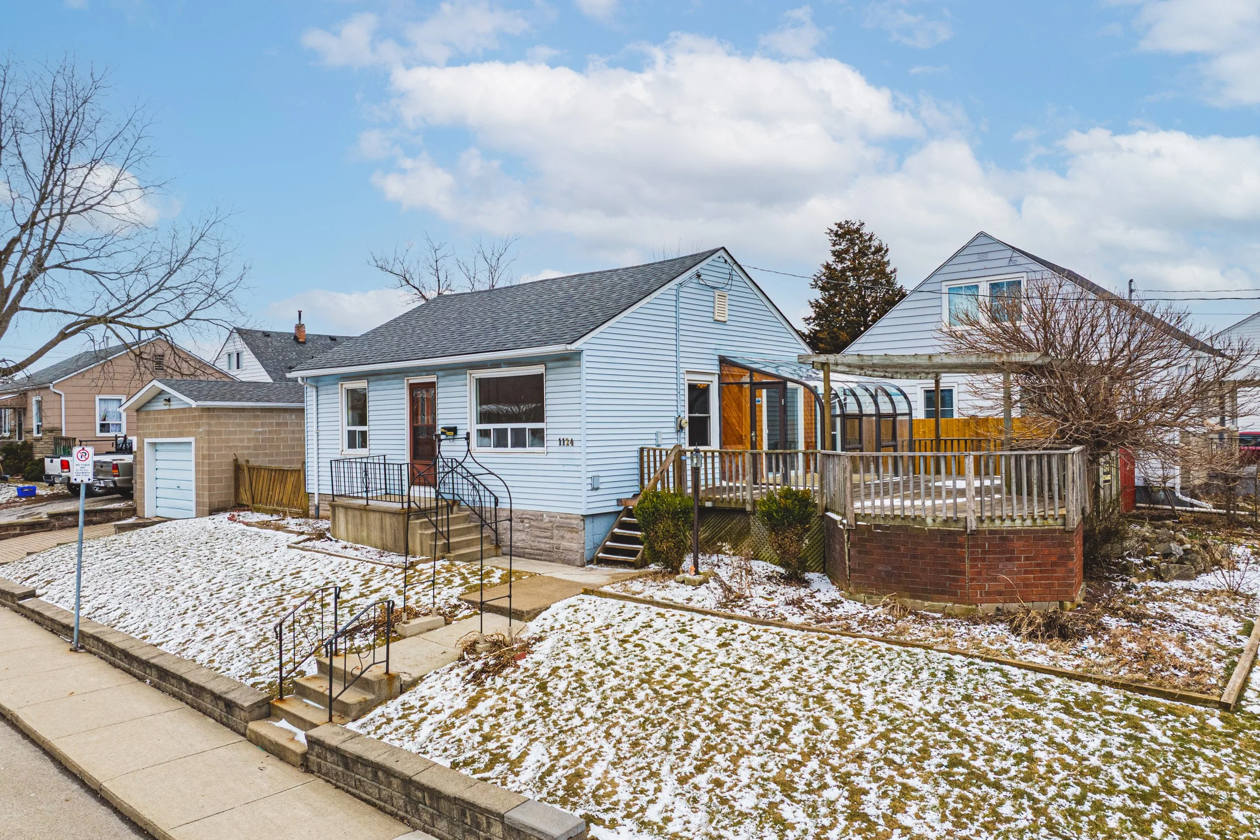 2 - 1124 Dunsmure, Hamilton.jpg