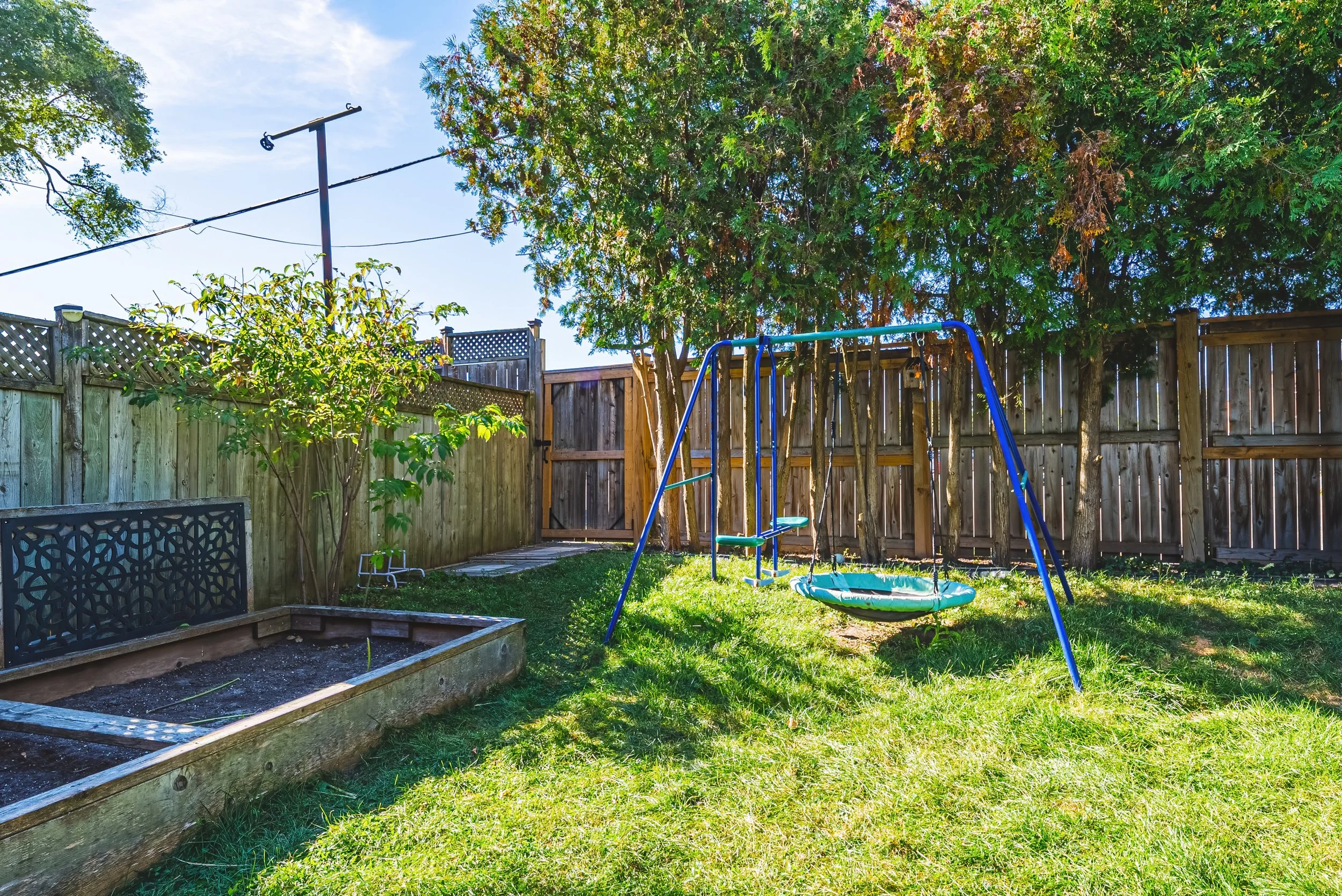 44 - 2301 Barclay Rd, Burlington.jpg
