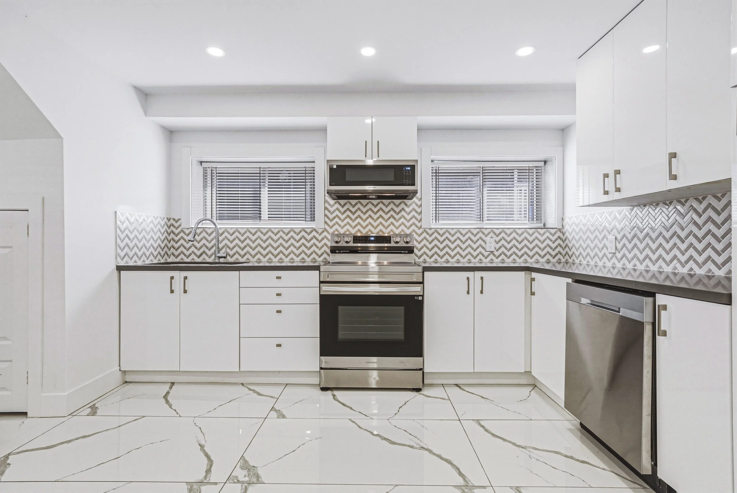 37 - 68 Vansitmart Ave, Hamilton.jpg