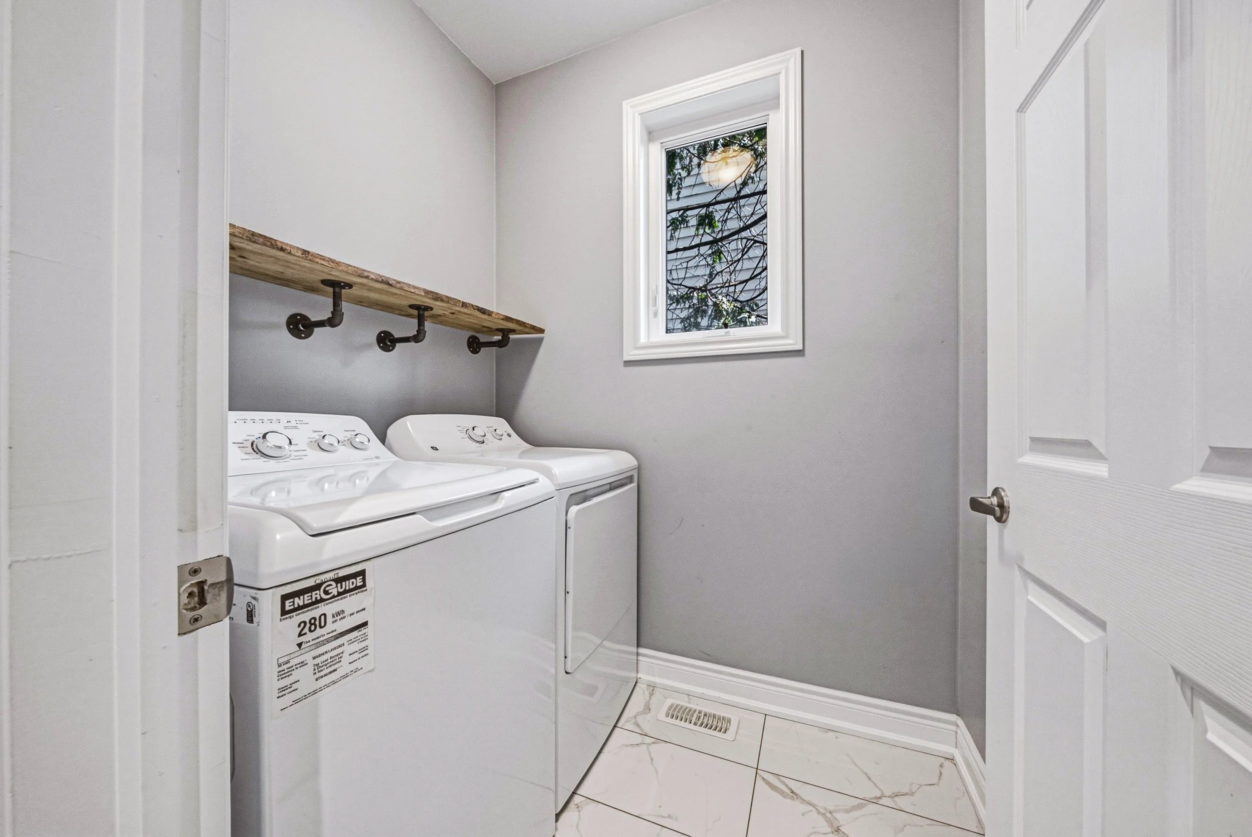 10 - 602 Cochrane Rd, Hamilton.jpg