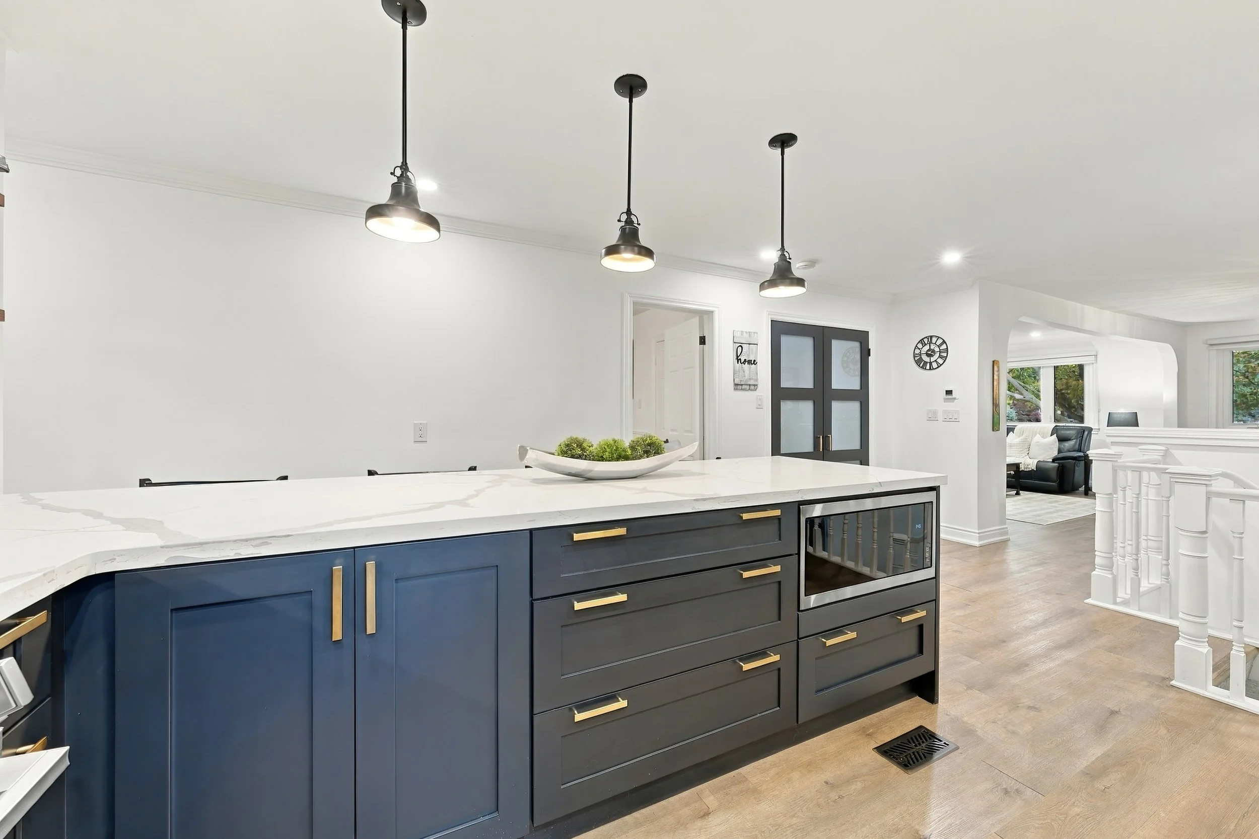 19 - 915 Tanager Ave, Burlington.jpg