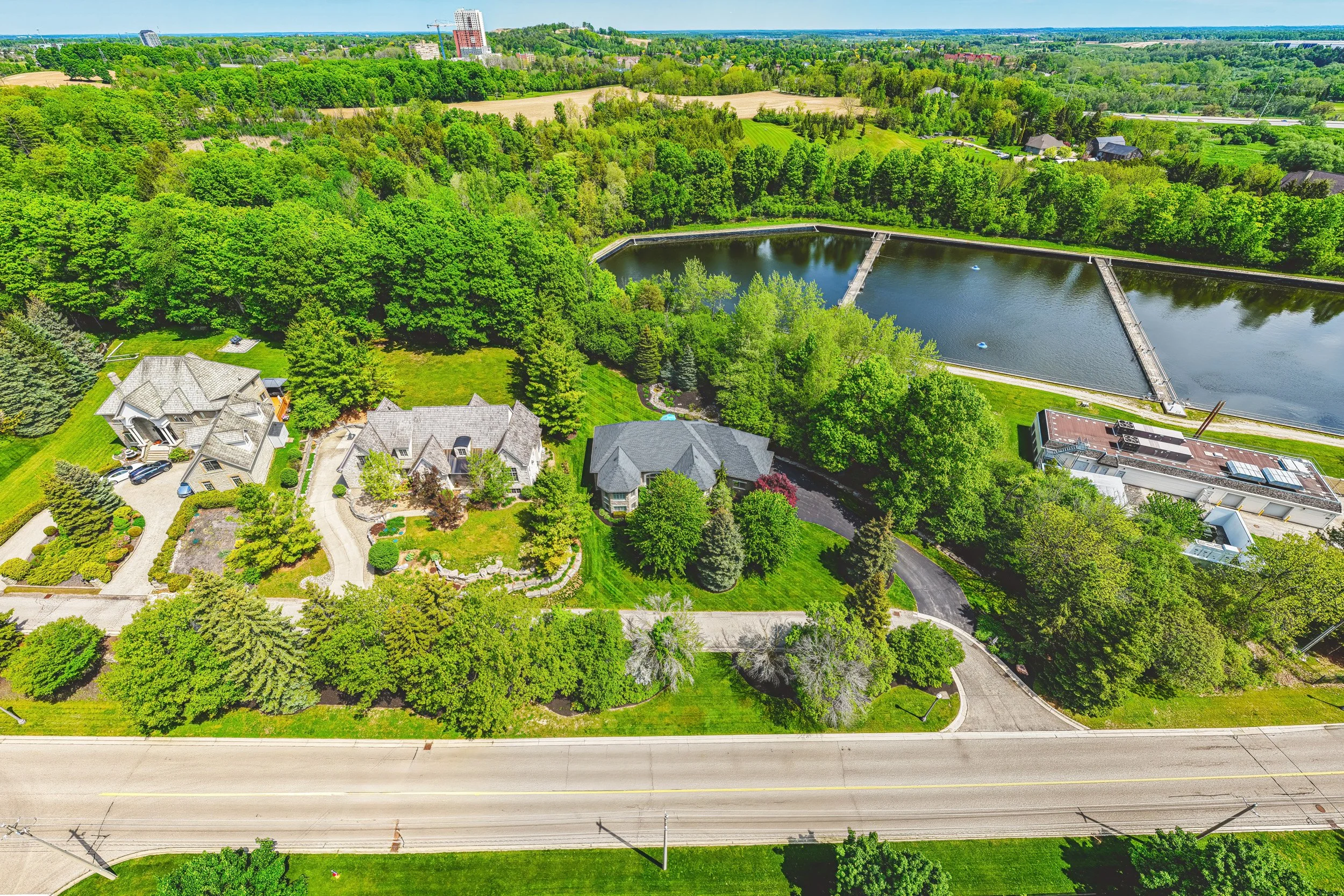 4 - 845 Hidden Valley Rd, Kitchener.jpg