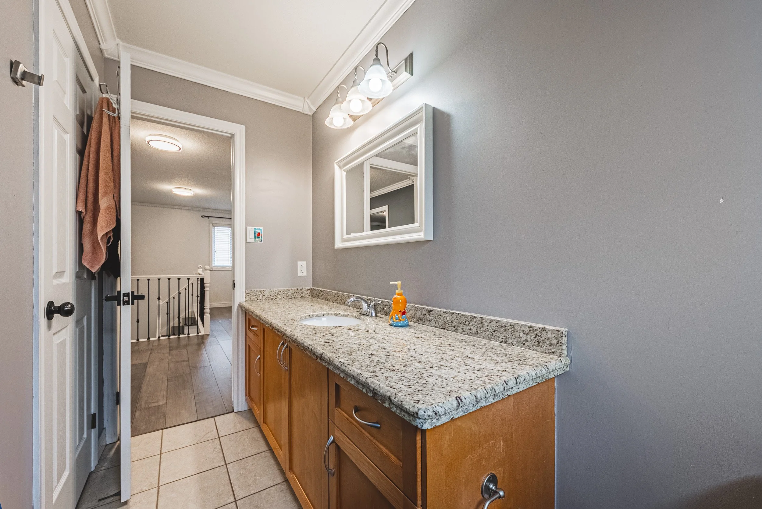 28 - 6 Second Rd W, Stoney Creek.jpg