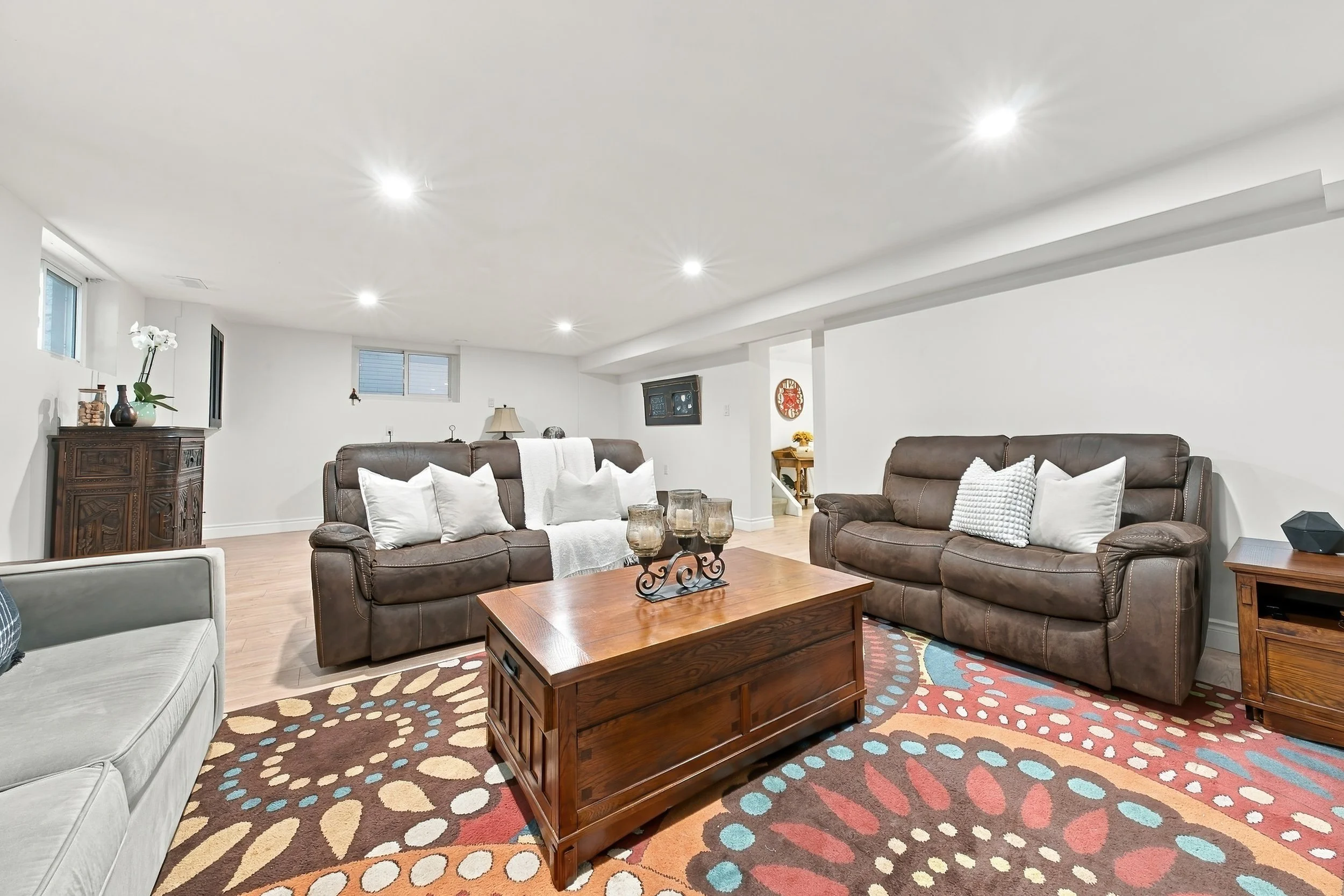 33 - 915 Tanager Ave, Burlington.jpg