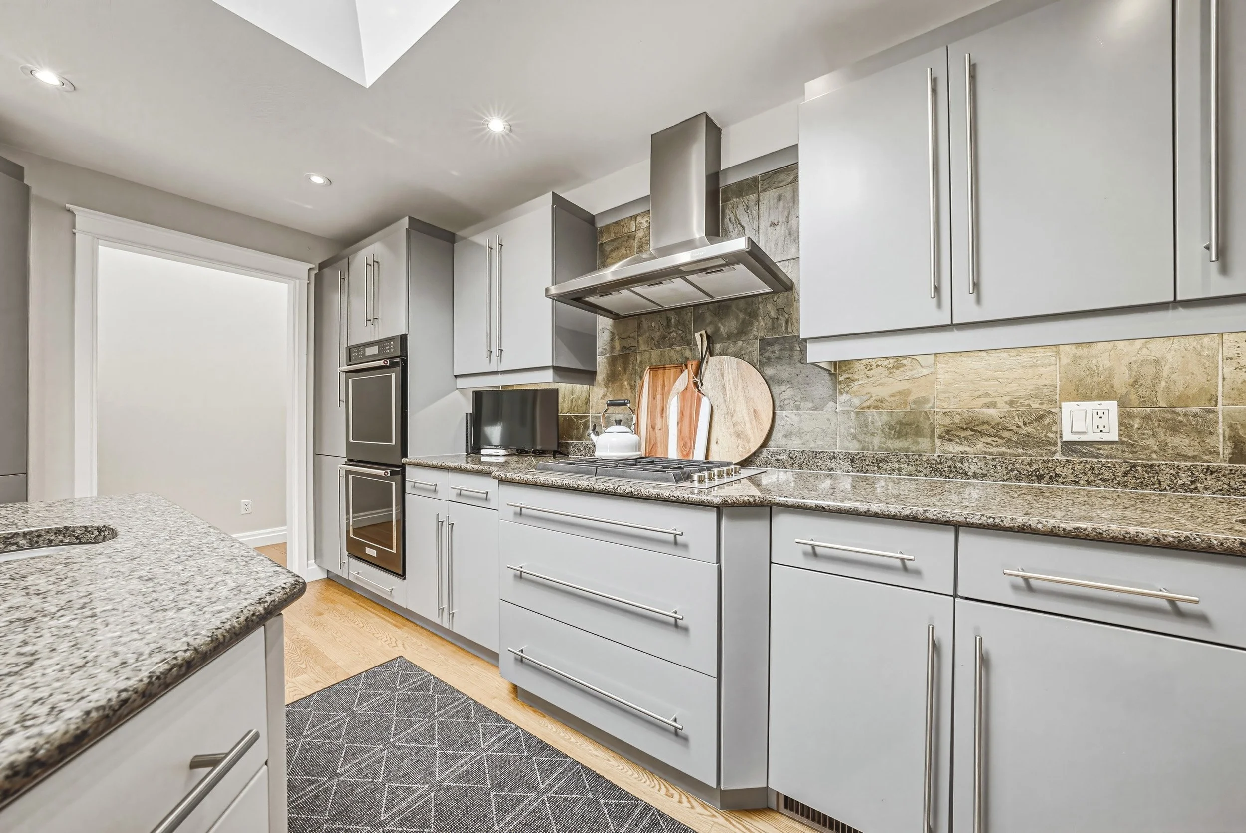 15 - 7 Colonial Cres, Oakville.jpg