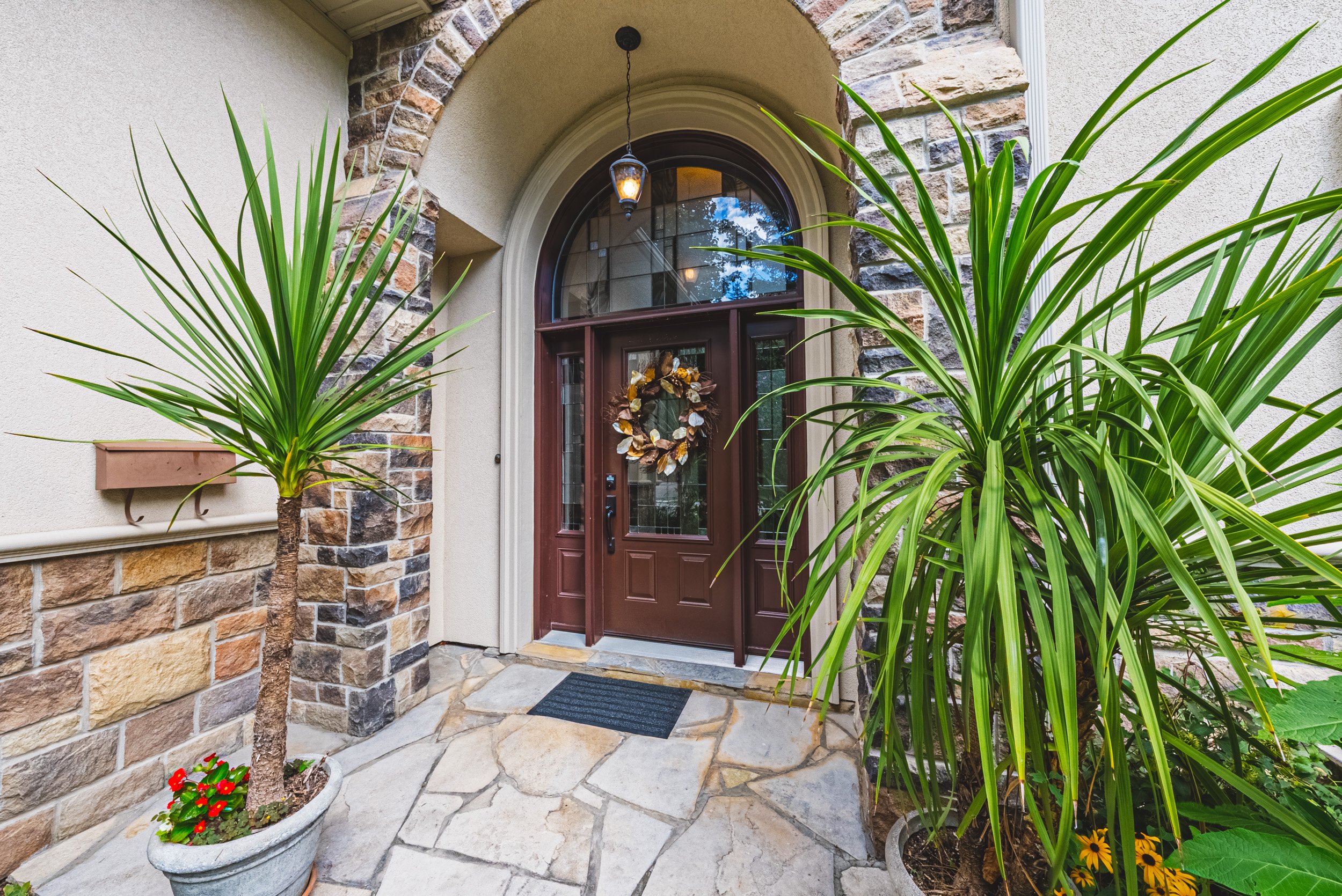 6 - 471 The Kingsway, Etobicoke.jpg