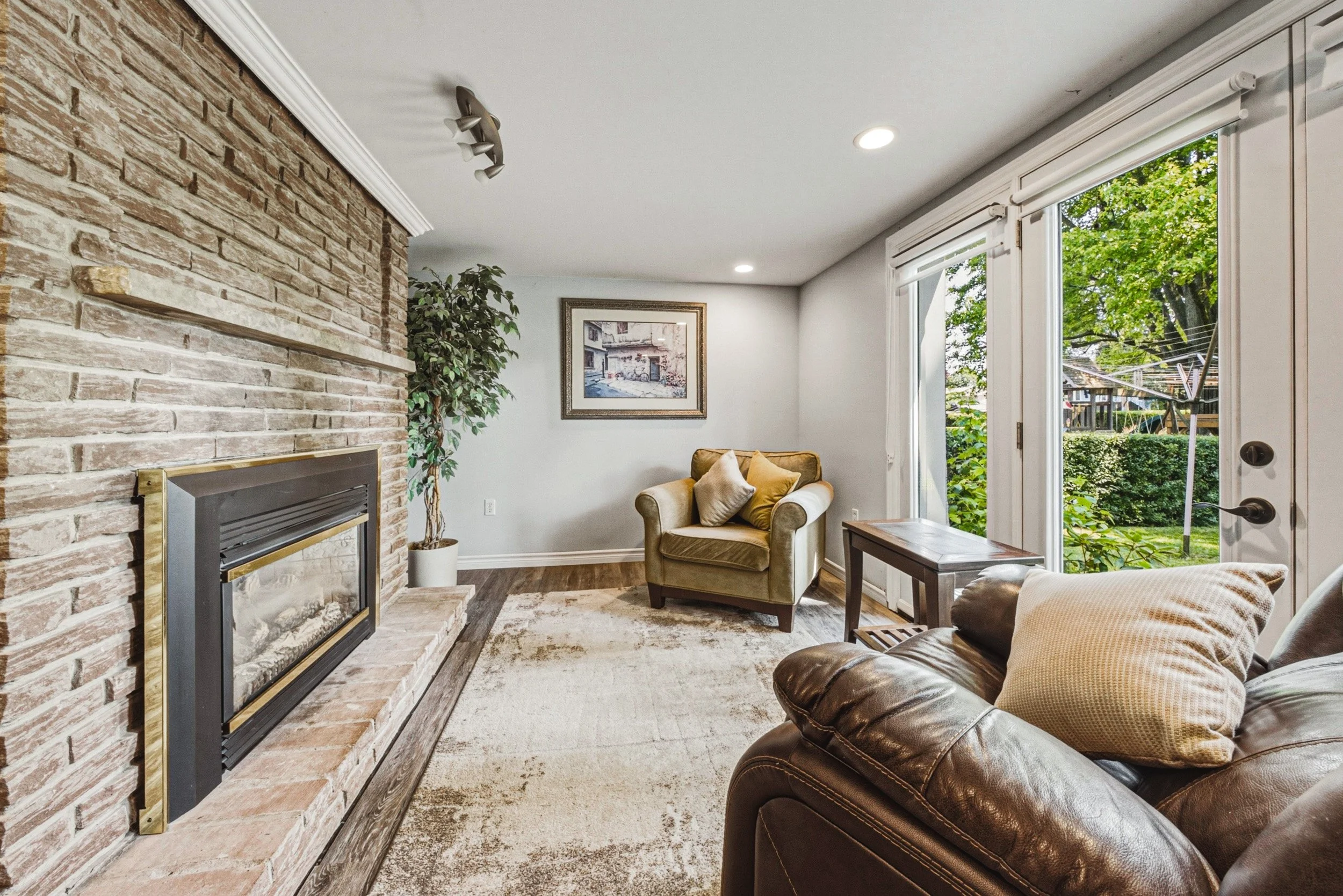 22 - 1821 Biscayne Dr, Cambridge.jpg