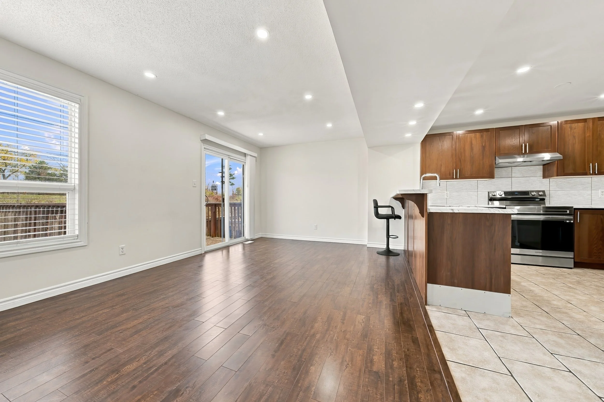 17-35 Thames Wy Hamilton.jpg
