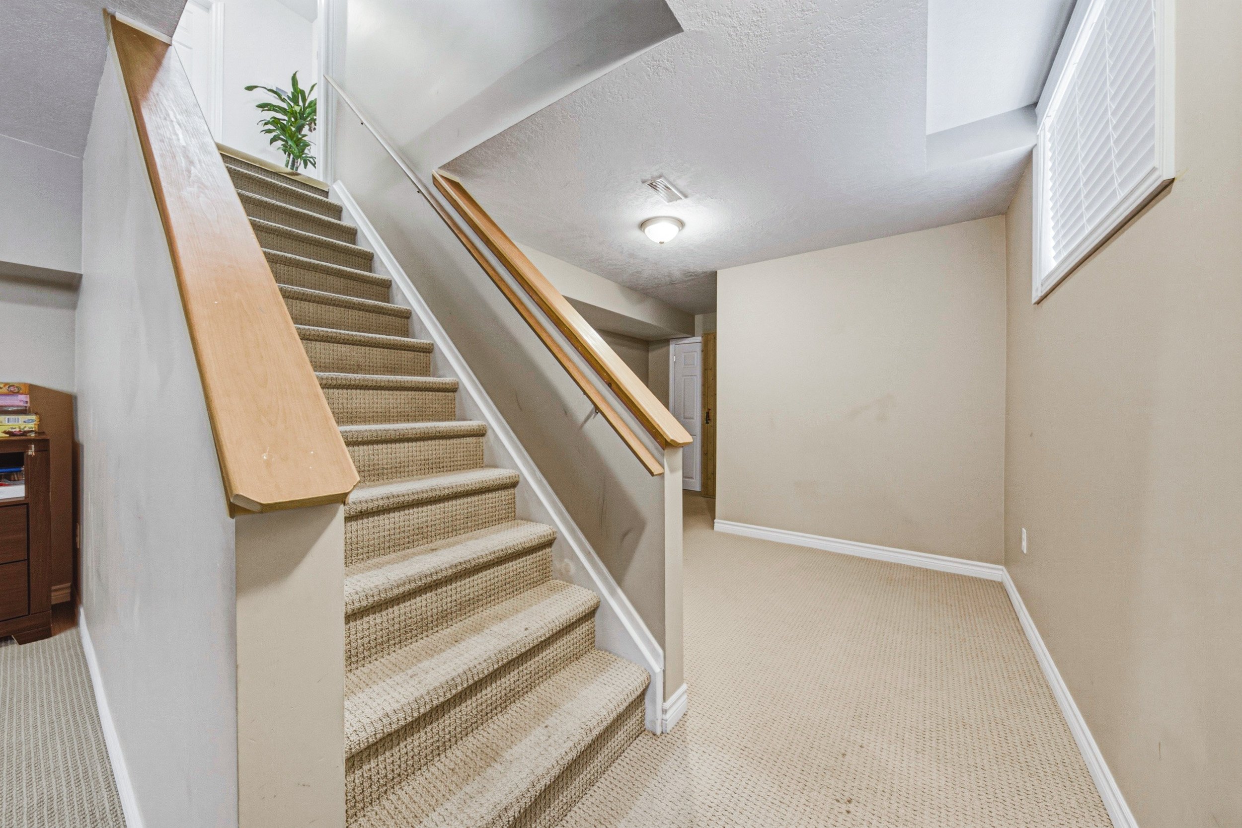 37 - 140 Country Club Dr, Cambridge.jpg