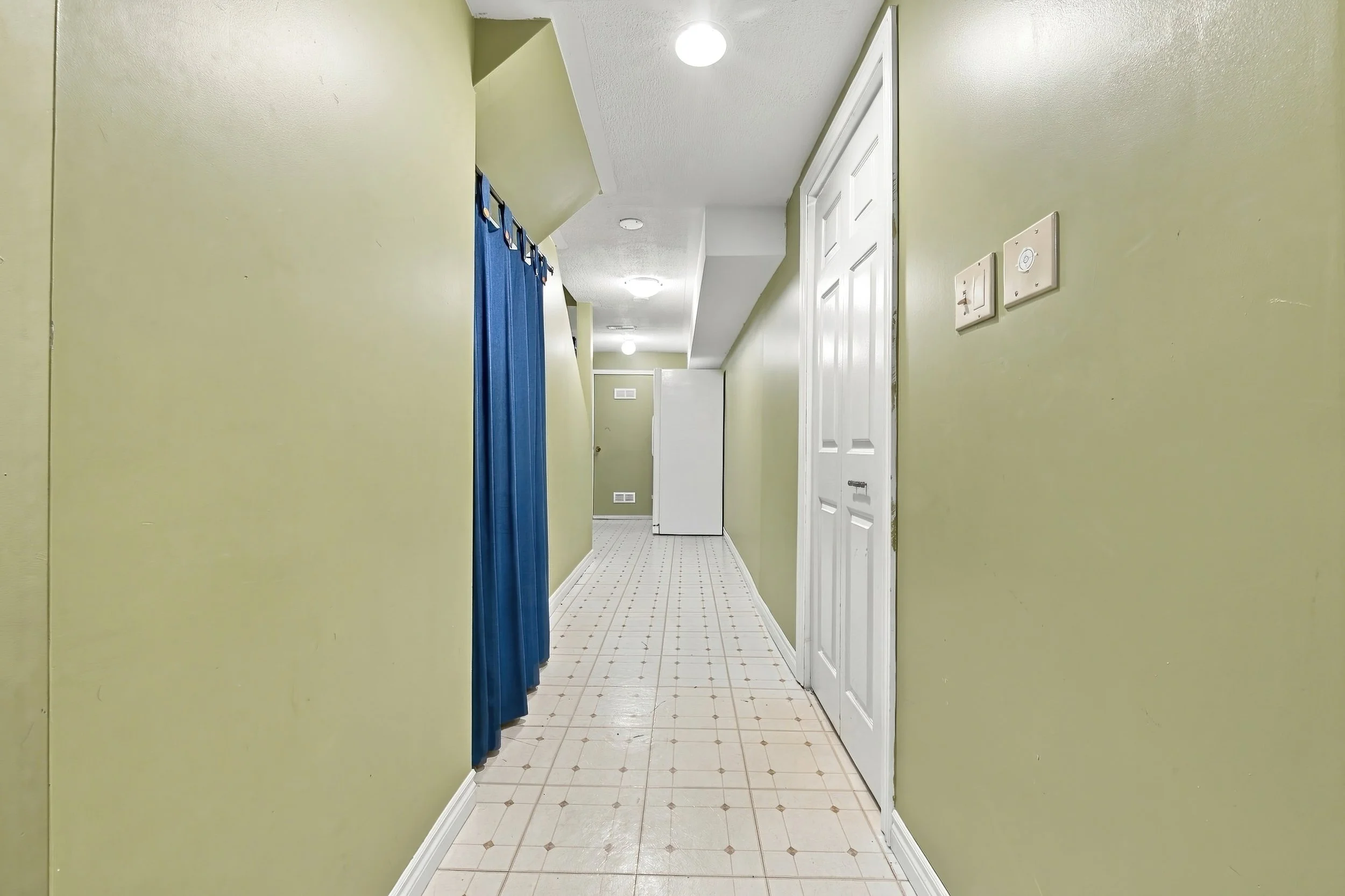 26 - 3453 Hannibal Rd, Burlington.jpg