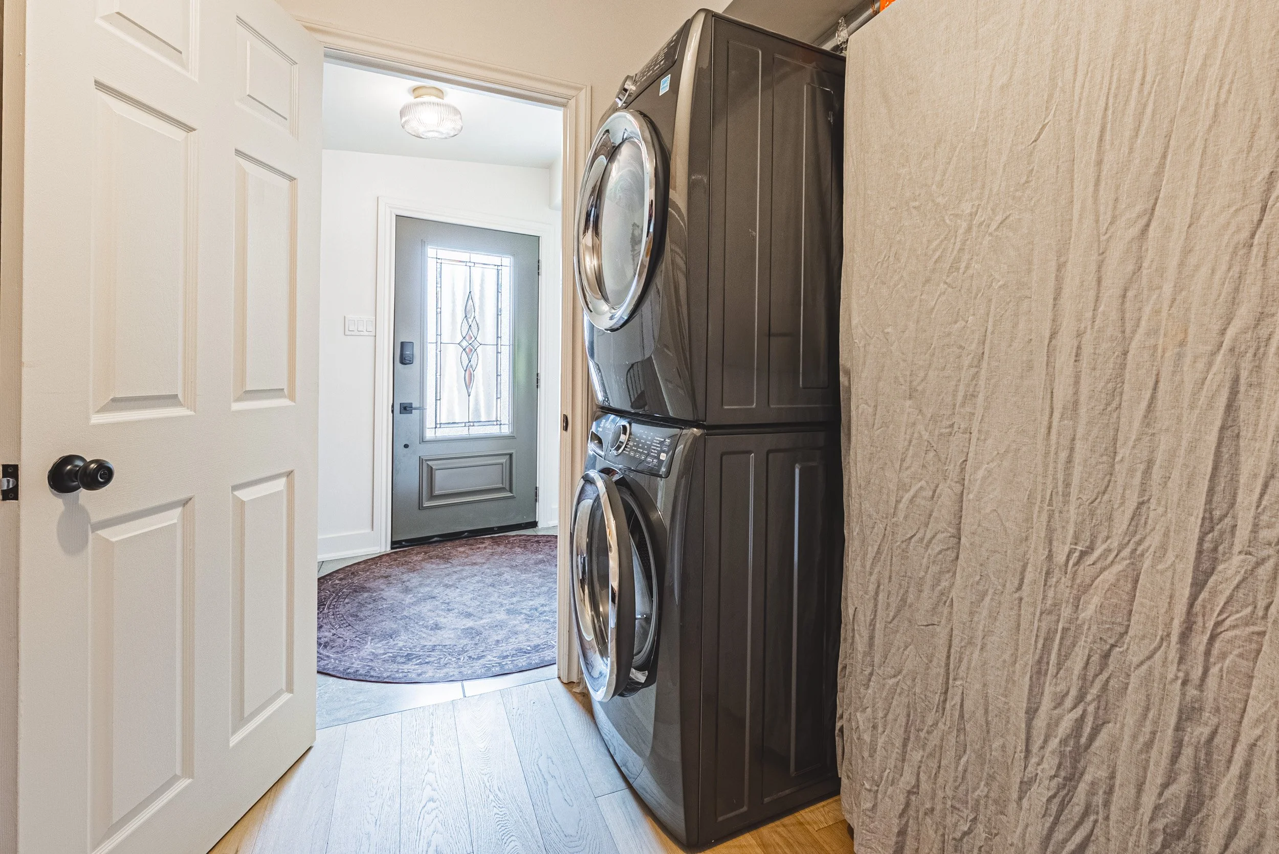 6 - 121 Paisley Blvd E, Mississauga.jpg