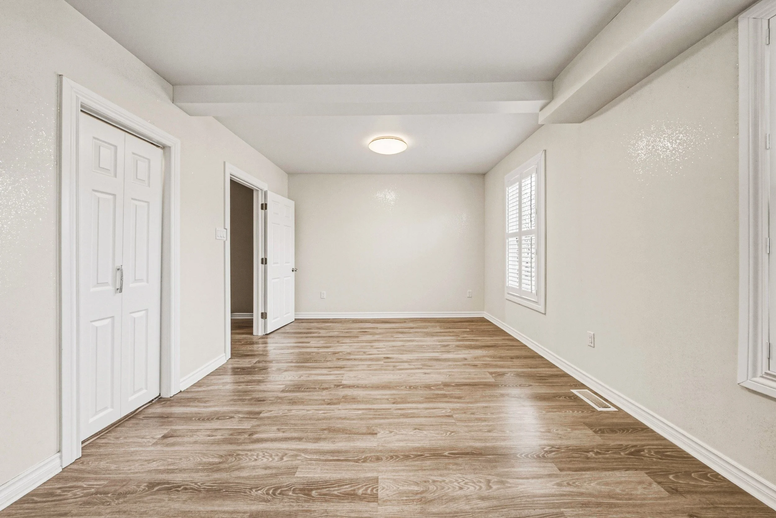 24 - 218 Grosvenor Ave N, Hamilton.jpg
