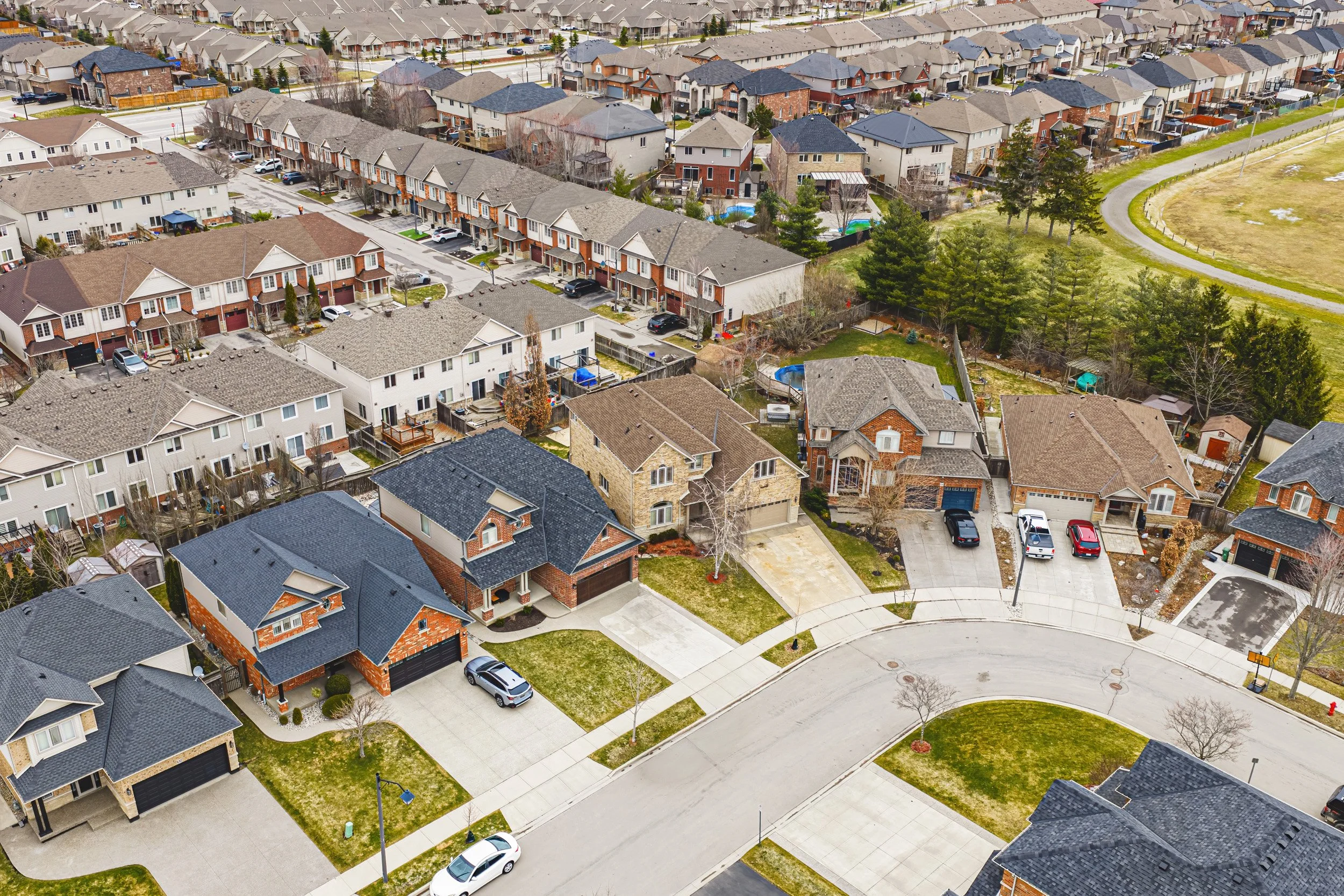 53 - 120 Valiant Cir, Binbrook.jpg