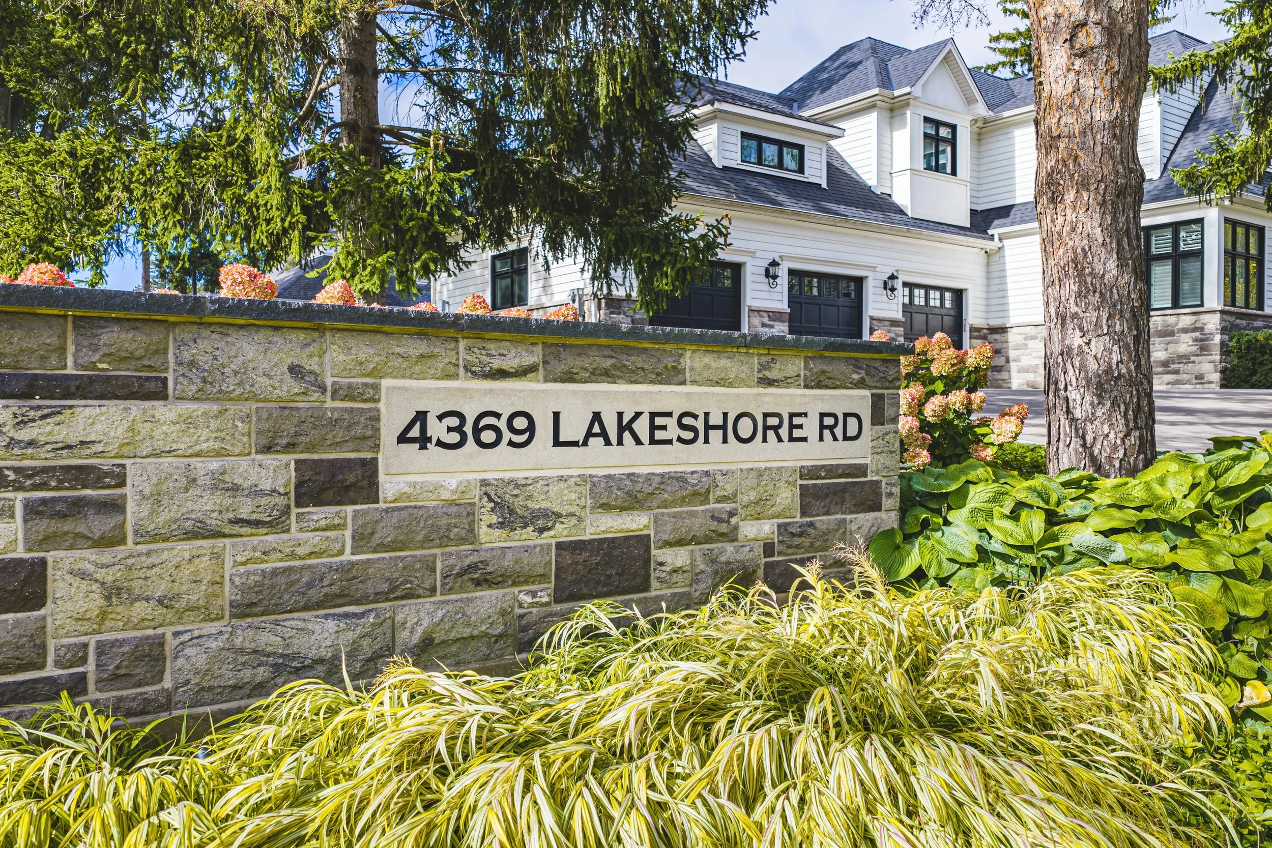 4 - 4369 Lakeshore Rd, Burlington.jpg