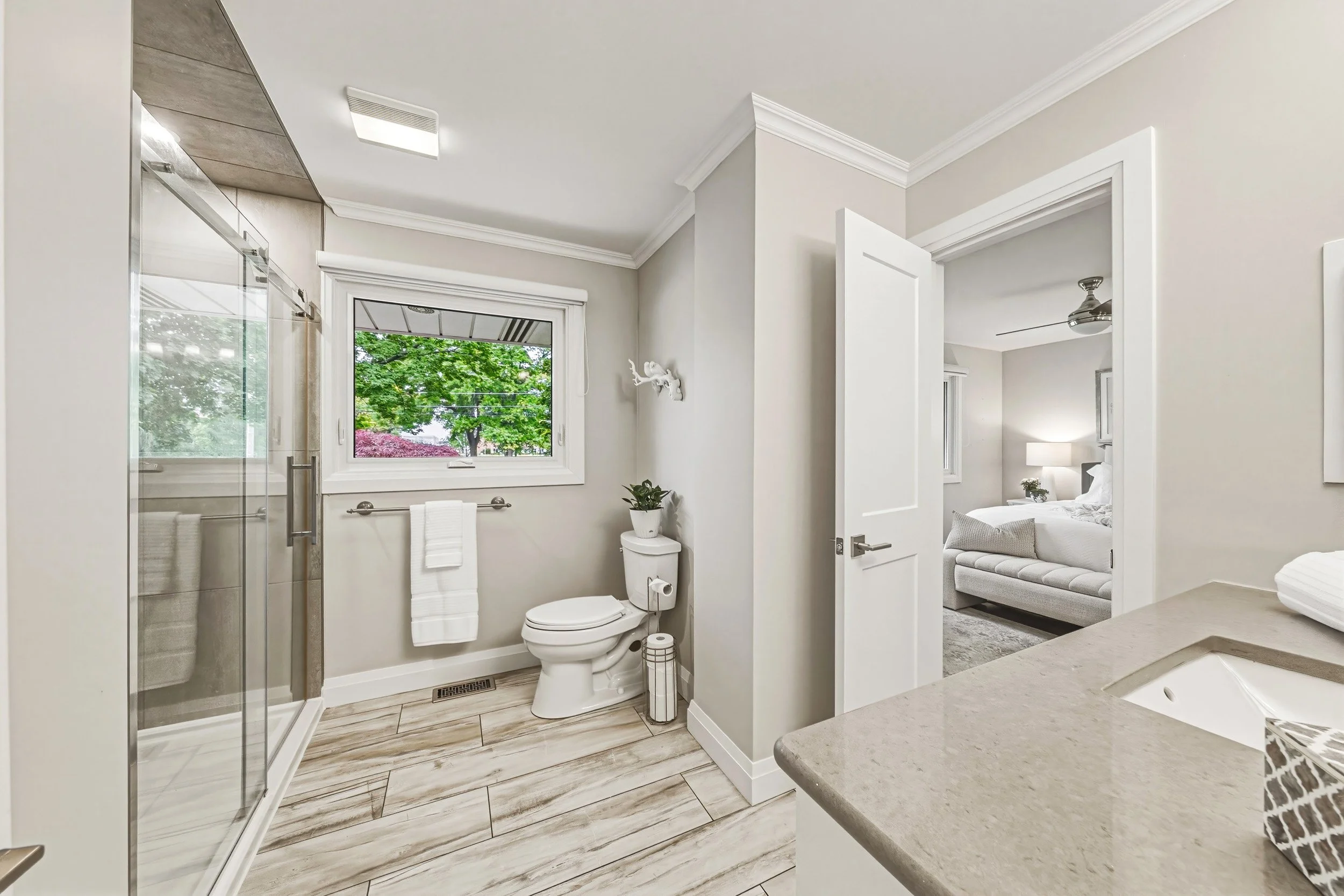 24 - 4897 Victoria Ave N, Vineland Station.jpg