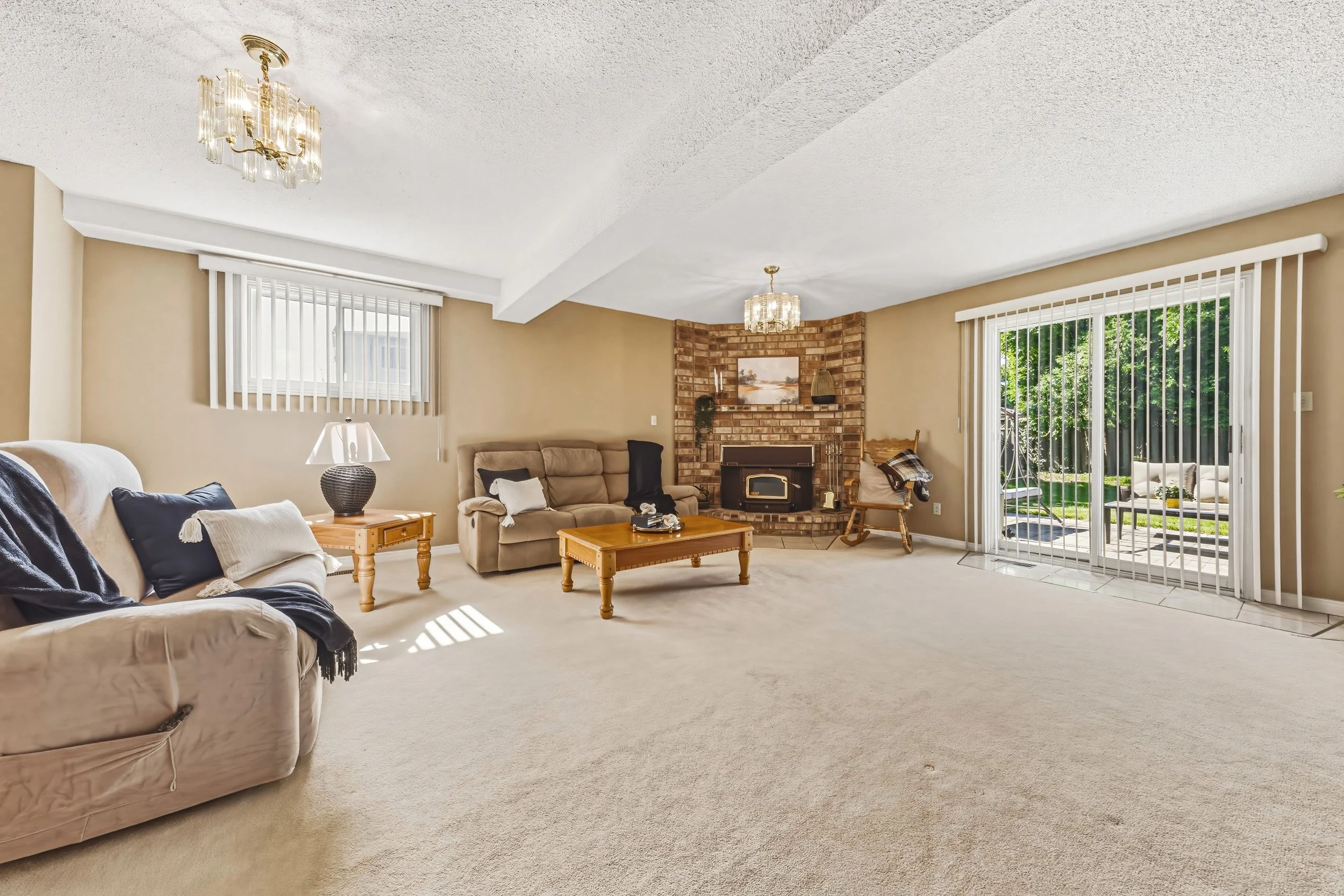 22 - 565 Stone Church Rd W, Hamilton.jpg