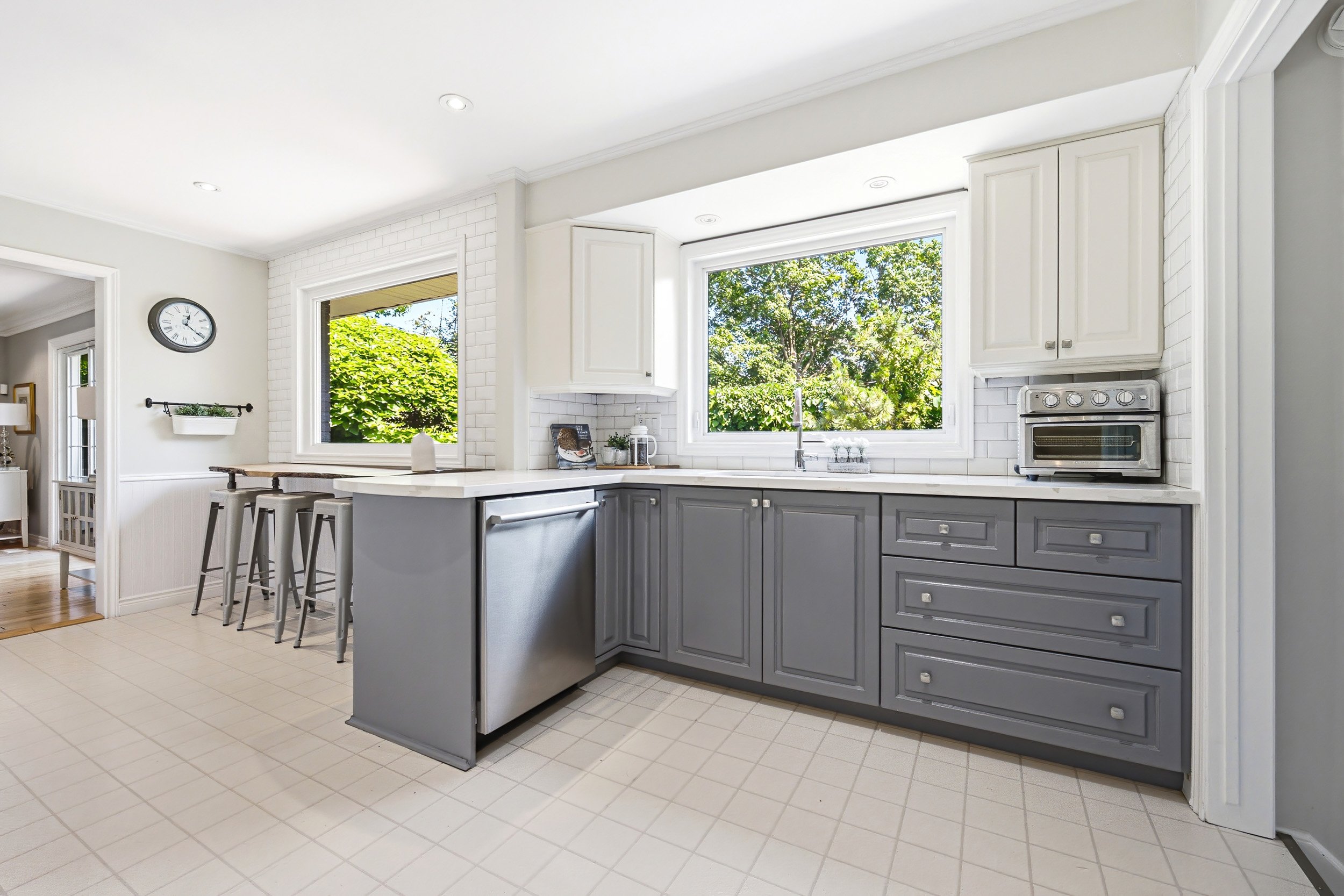 18 - 3384 Manfred Dr, Burlington.jpg