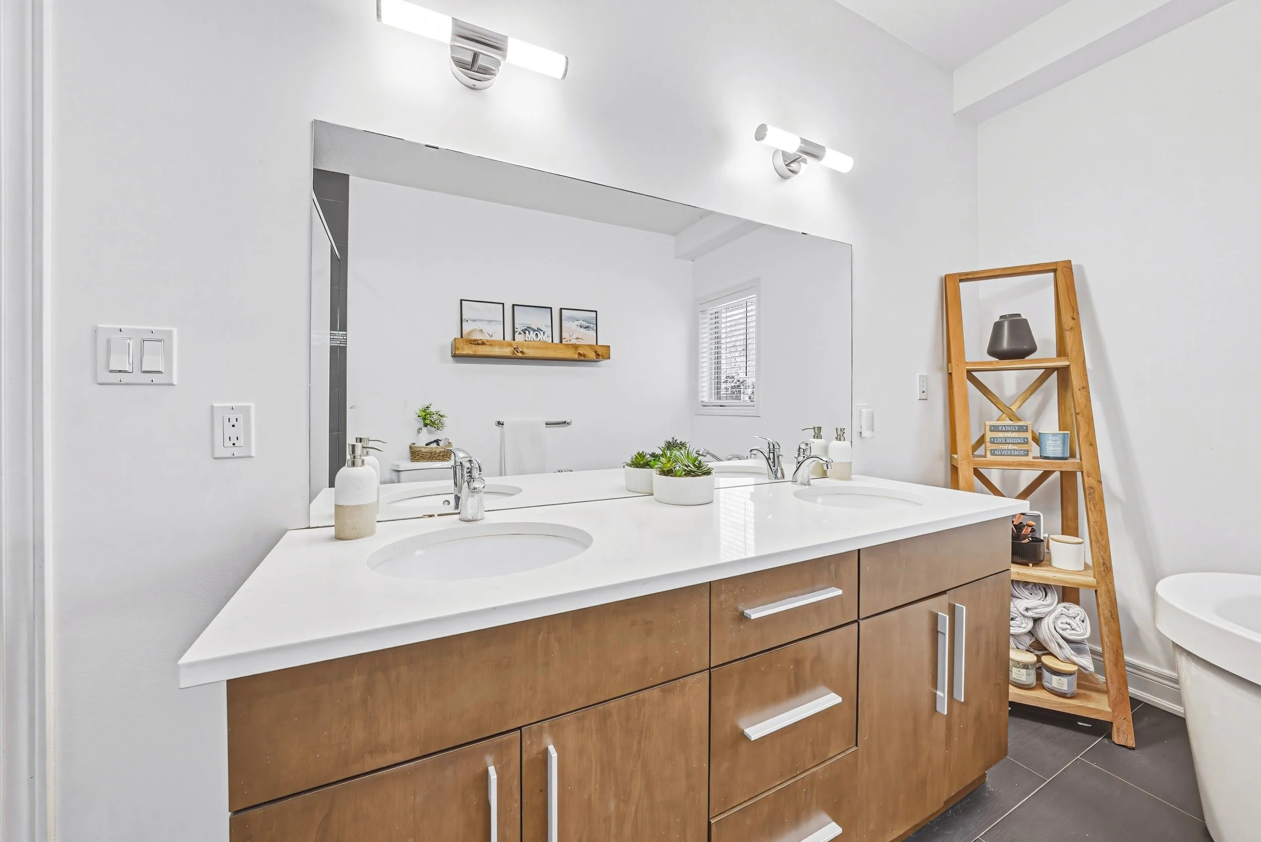 26 - 219 Walker St, Cambridge.jpg