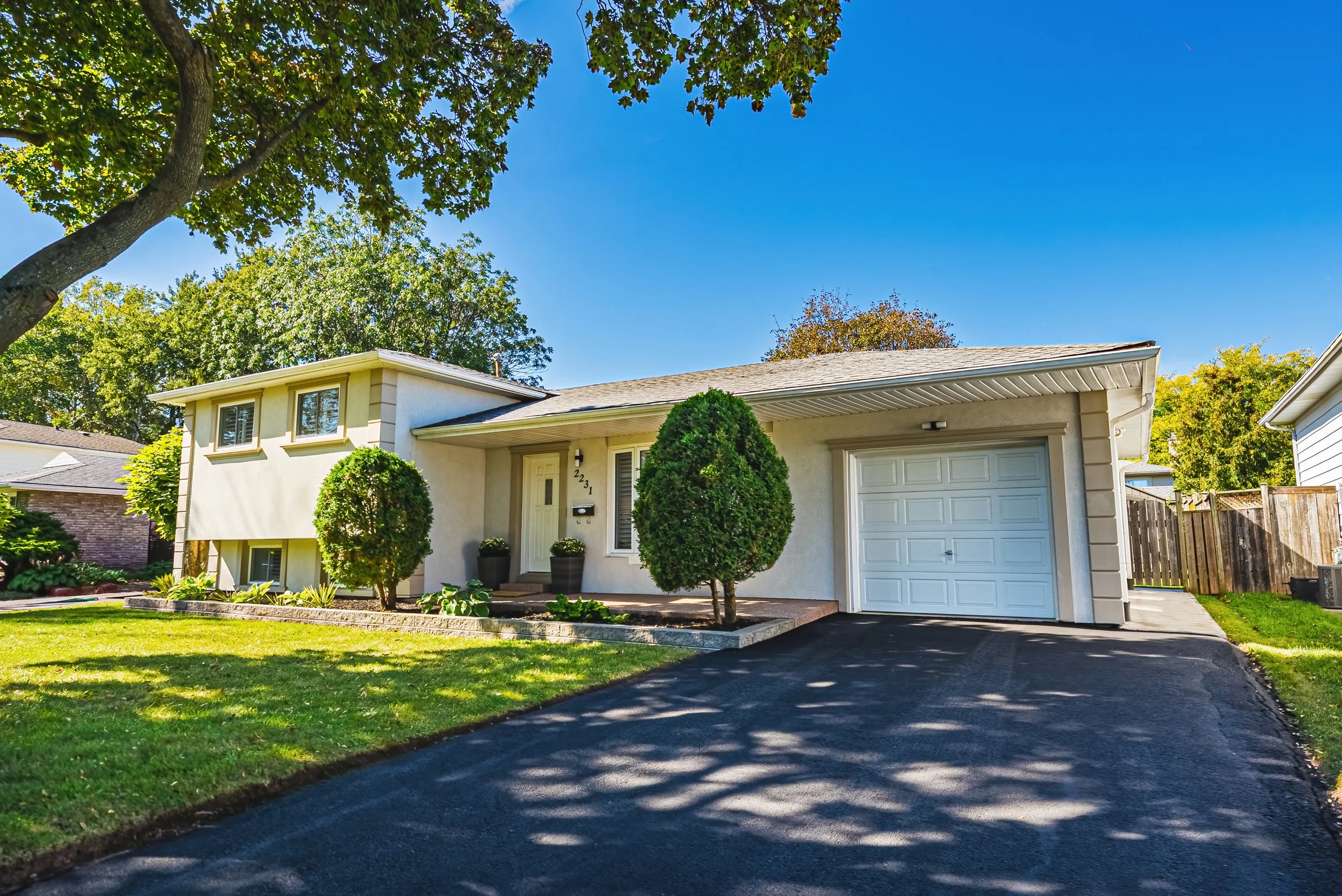 4 - 2231 Urwin Cres, Oakville.jpg