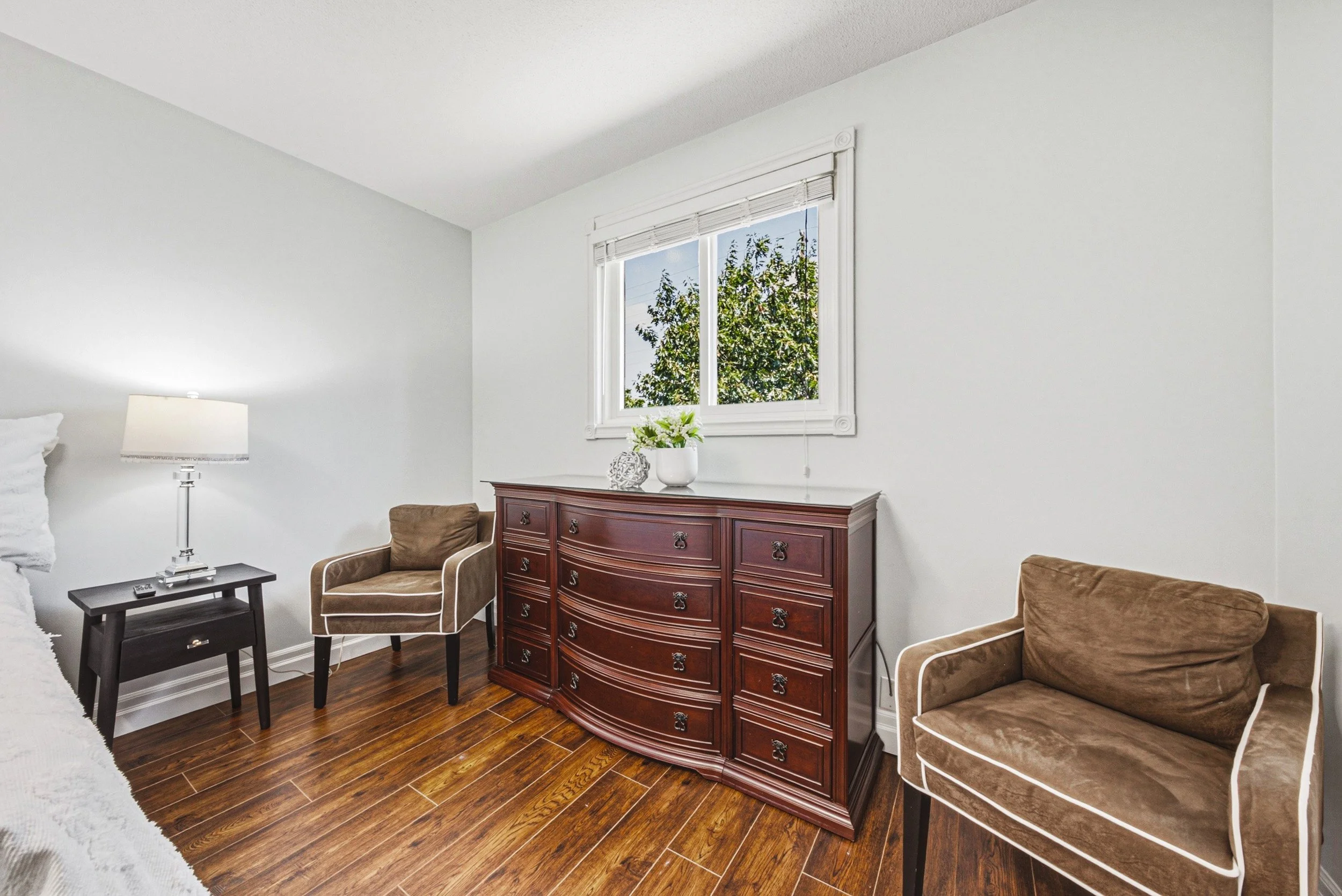 16 - 2206 Donald Rd, Burlington.jpg