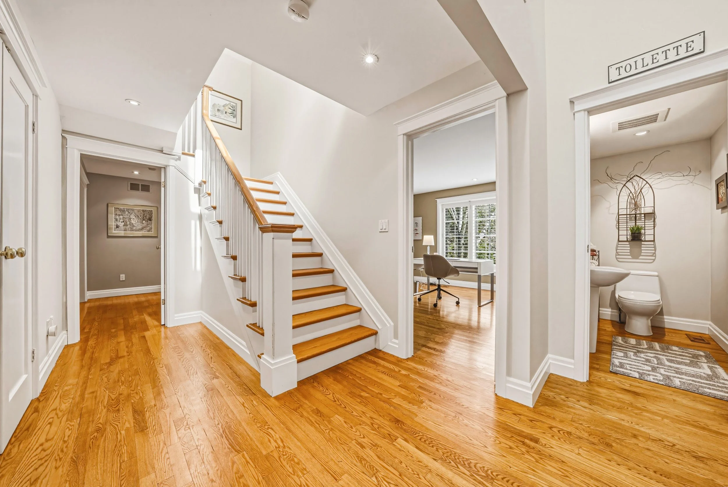 32 - 7 Colonial Cres, Oakville.jpg