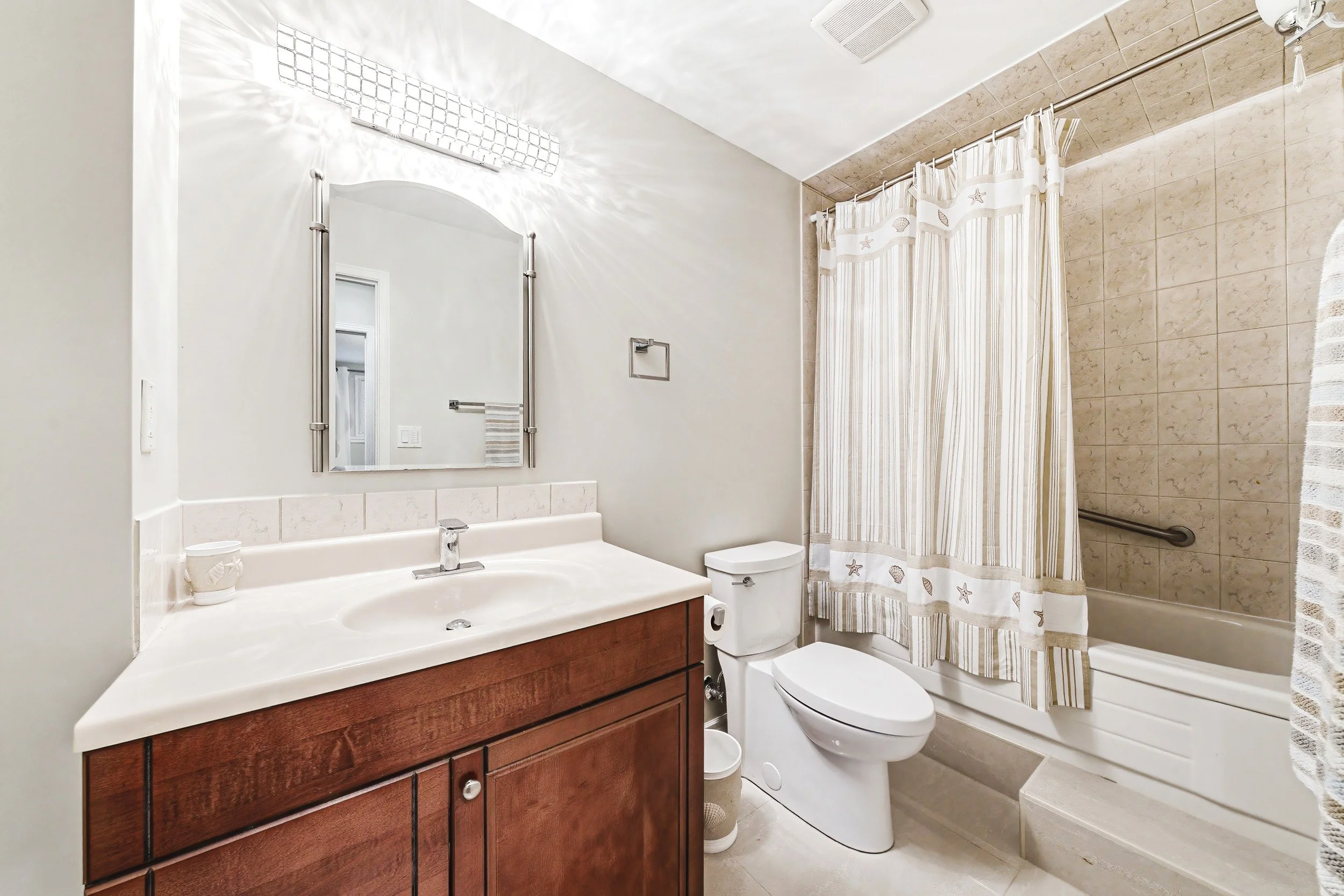 33 - 4220 Sarazen DR Unit 7, Burlington.jpg