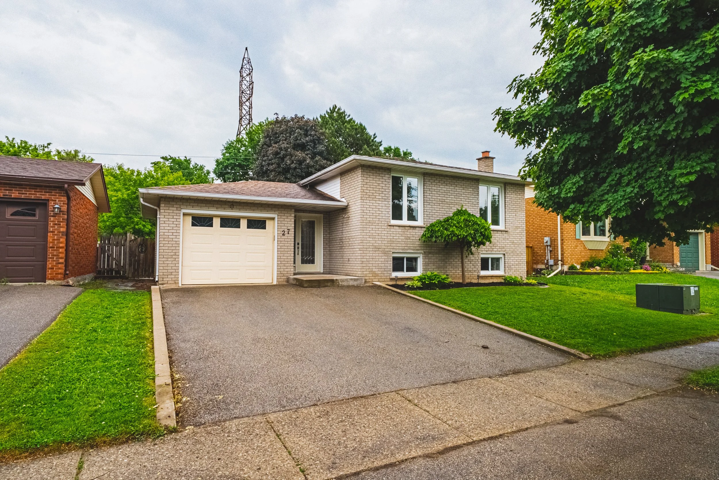 1-27 Ludlow Crescent, Brantford.jpg